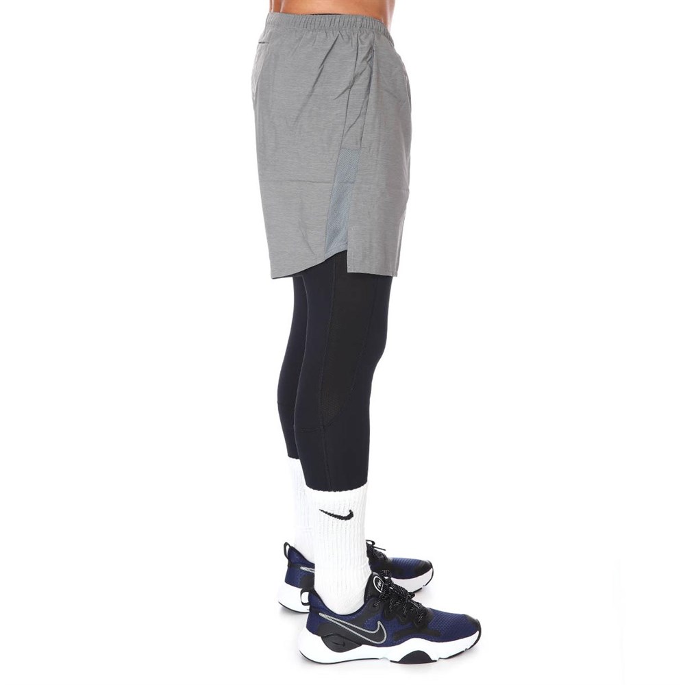 Nike M Nk Df Challenger Short 7Bf Erkek Gri Şort - CZ9066-084