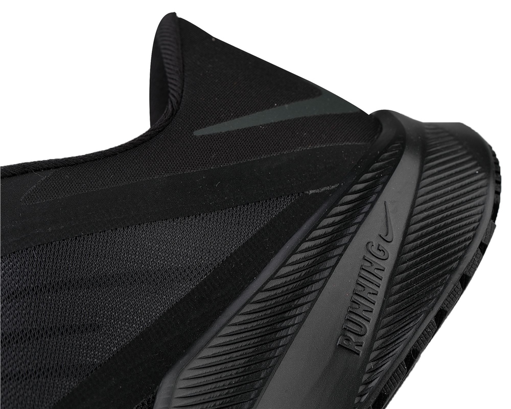 Nike Quest 3