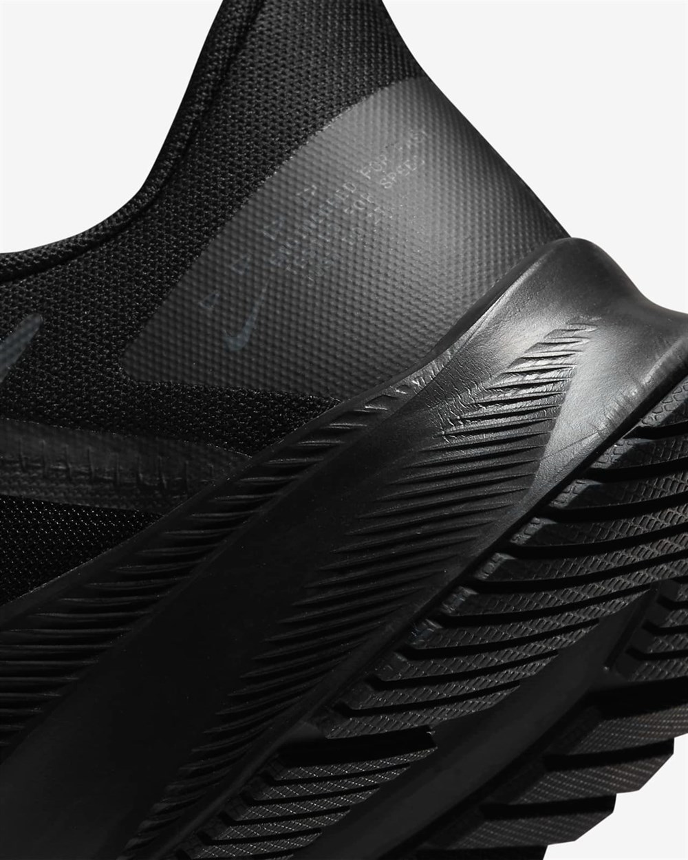 Nike Quest 4 Erkek Siyah Koşu Ayakkabı  - DA1105-002