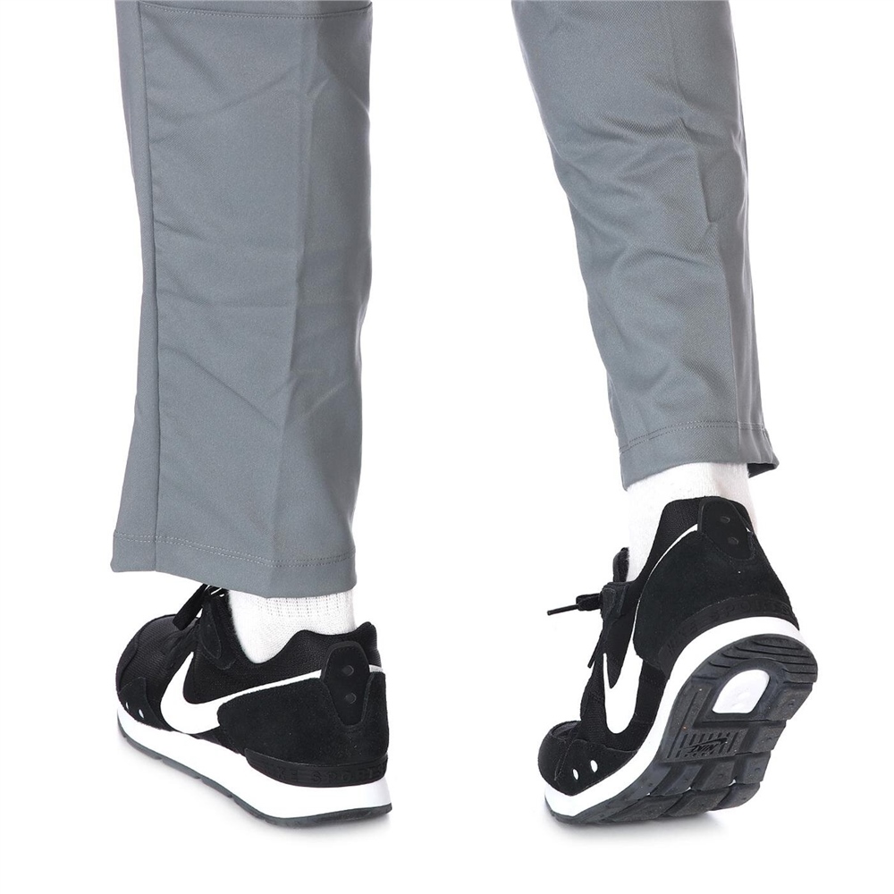 NIKE VENTURE RUNNER