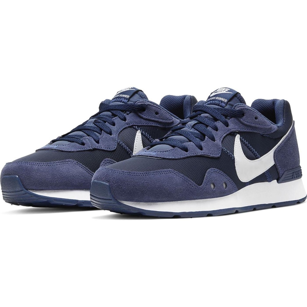 Nike Venture Runner