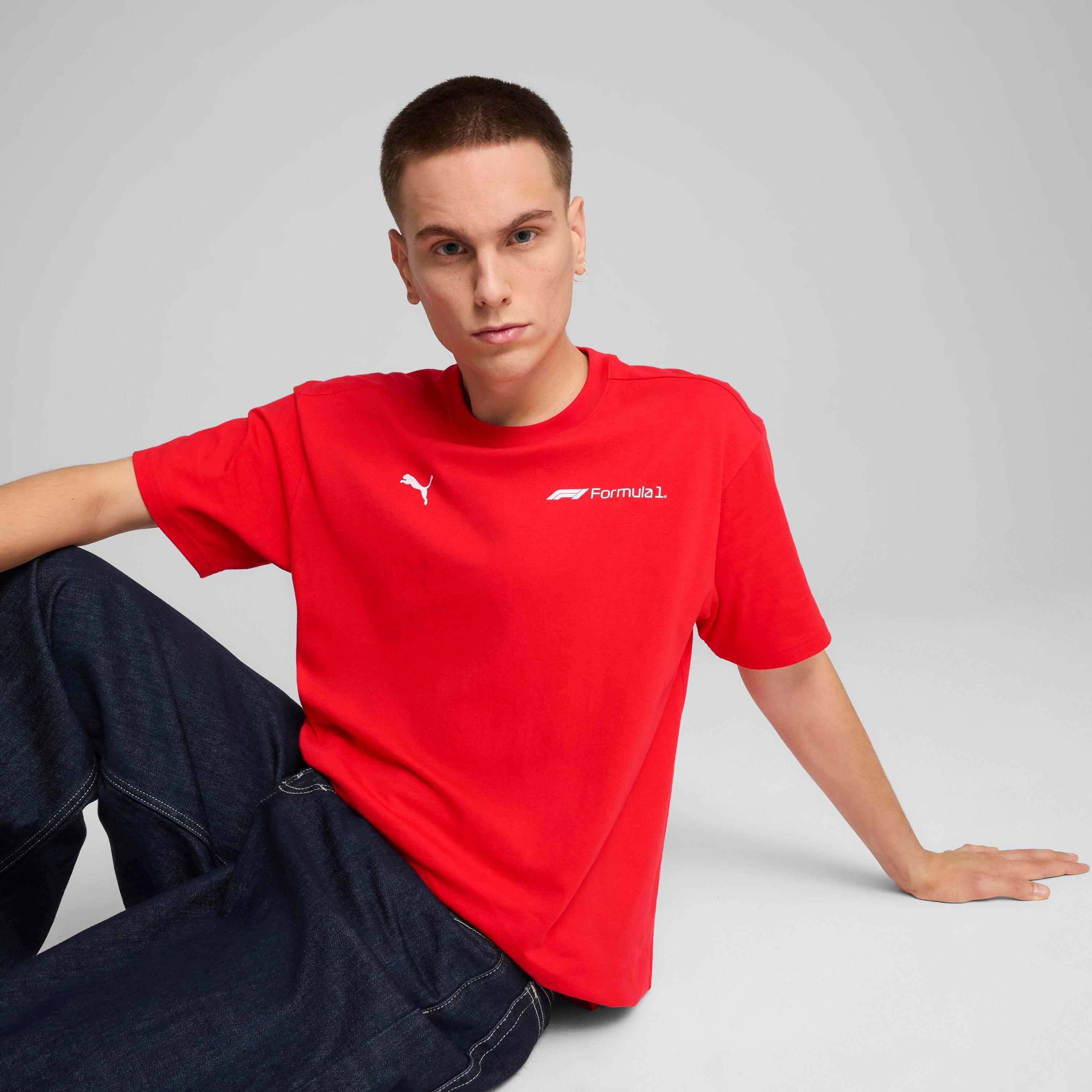 Puma F1 Ess+ Graphic Tee -Relaxed Erkek Tişört