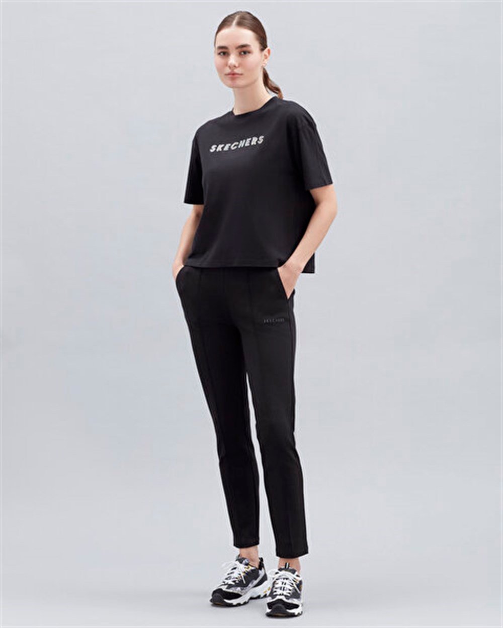 Skechers 2XI-Lock W Slim Sweatpant Kadın Siyah Günlük Eşofman Altı - S221492-001