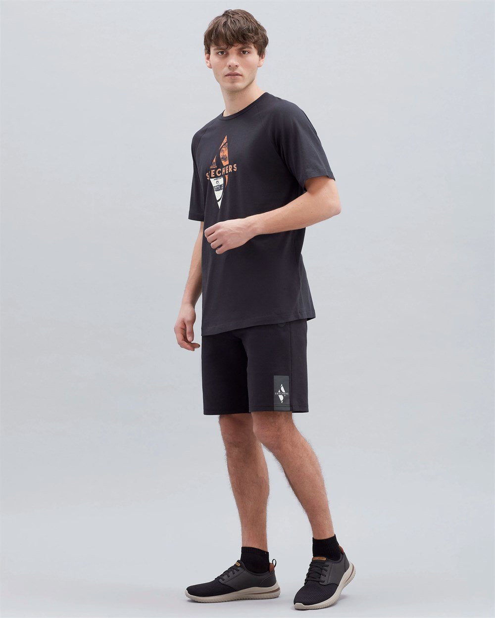 Skechers M Graphic Tee Diamond Logo T-Shirt Erkek Siyah Günlük T-shirt - S221133-001