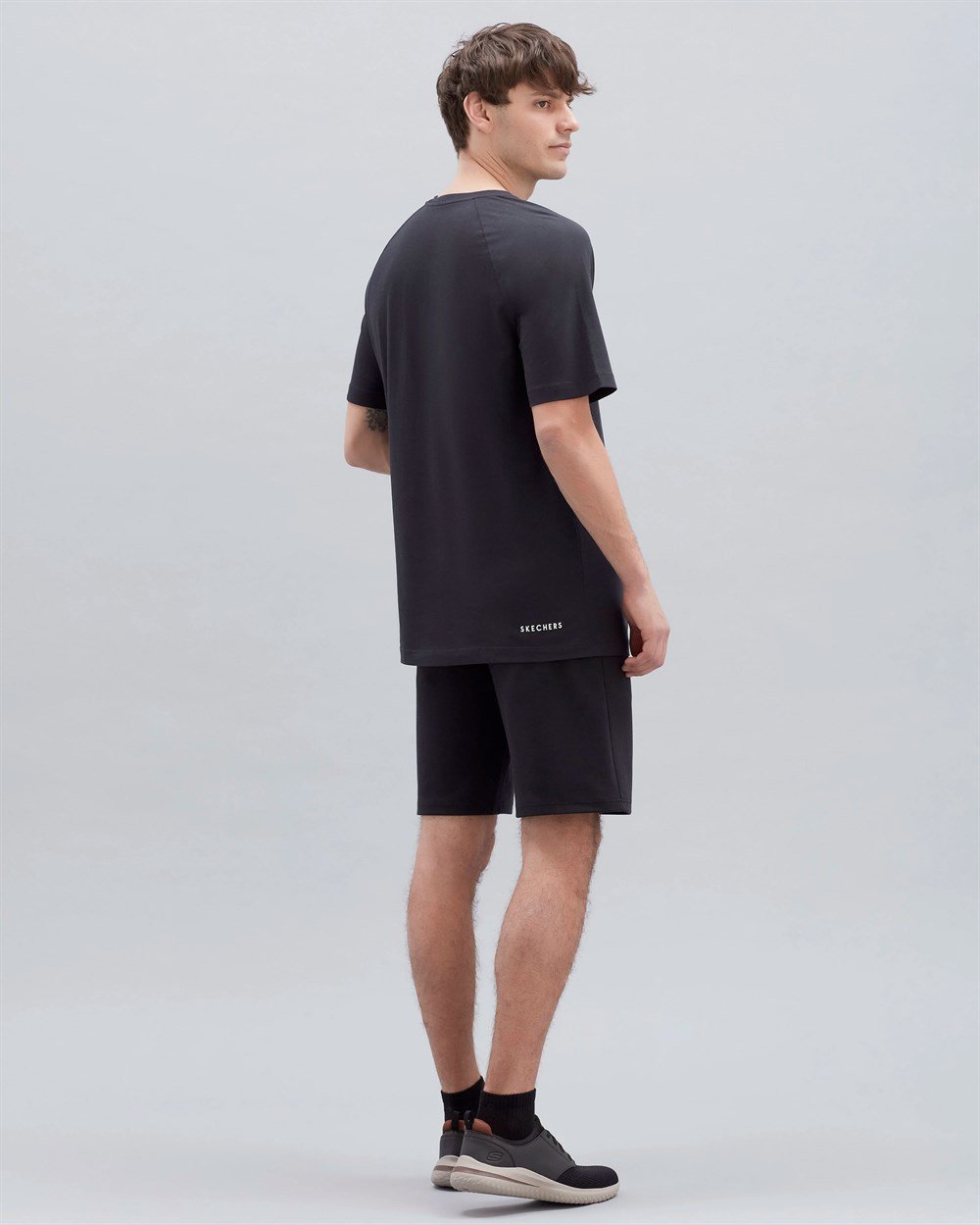 Skechers M Graphic Tee Diamond Logo T-Shirt Erkek Siyah Günlük T-shirt - S221133-001