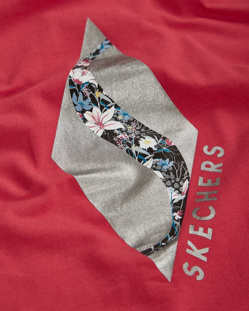 Skechers W Graphic Tee Diamond Logo Kadın Kırmızı T-Shirt - S221178-600