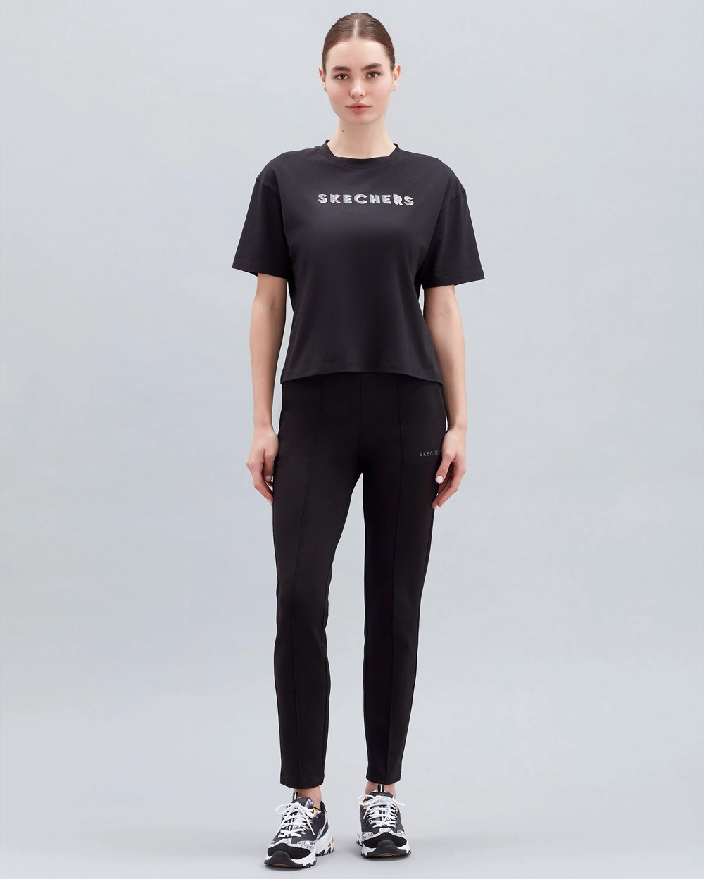 Skechers W Graphic Tee Shiny Logo T-Shirt Kadın Siyah Günlük T-shirt - S221175-001