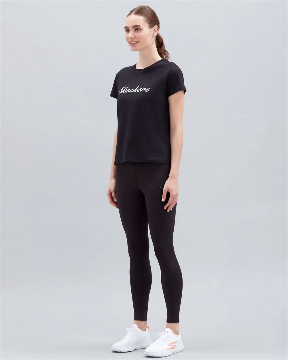 Skechers W Graphic Tee Shiny Logo T-Shirt Kadın Siyah Günlük T-shirt - S221180-001