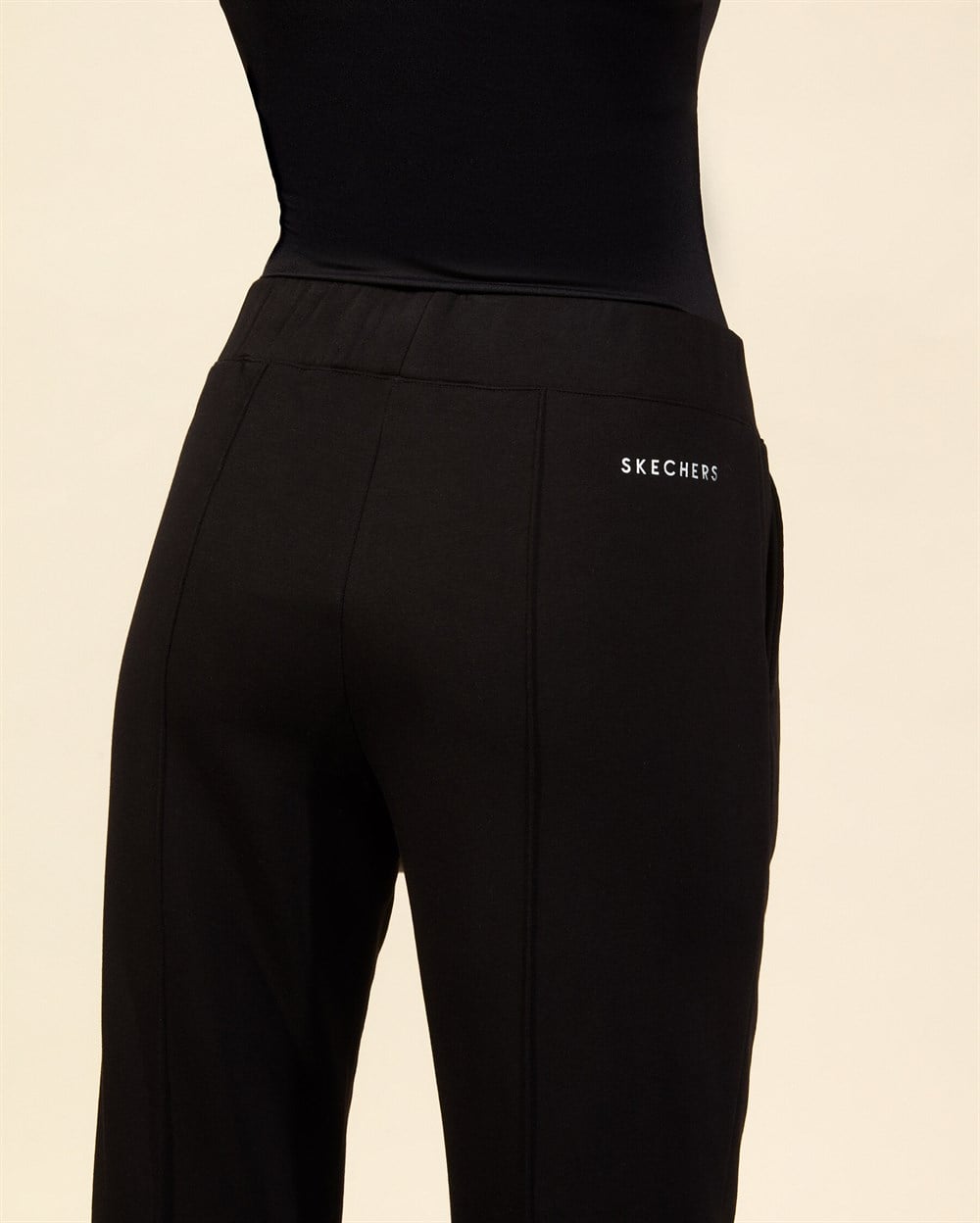 Skechers W Lightweight Slim Sweatpant Kadın Siyah Eşofman Altı - S212079-001