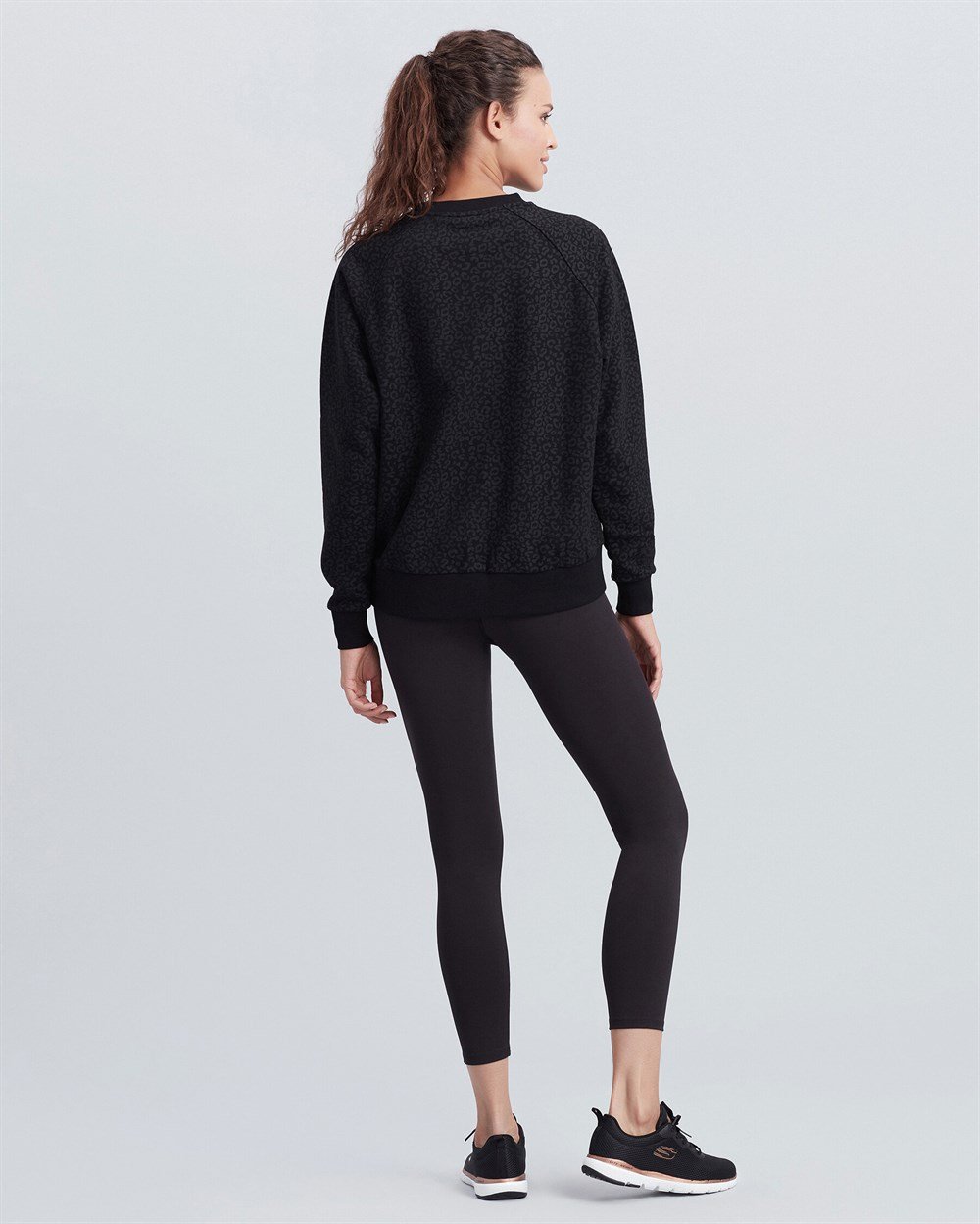 Skechers W Printed Sweatshirt Kadın Siyah Sweatshirt - S212075-001