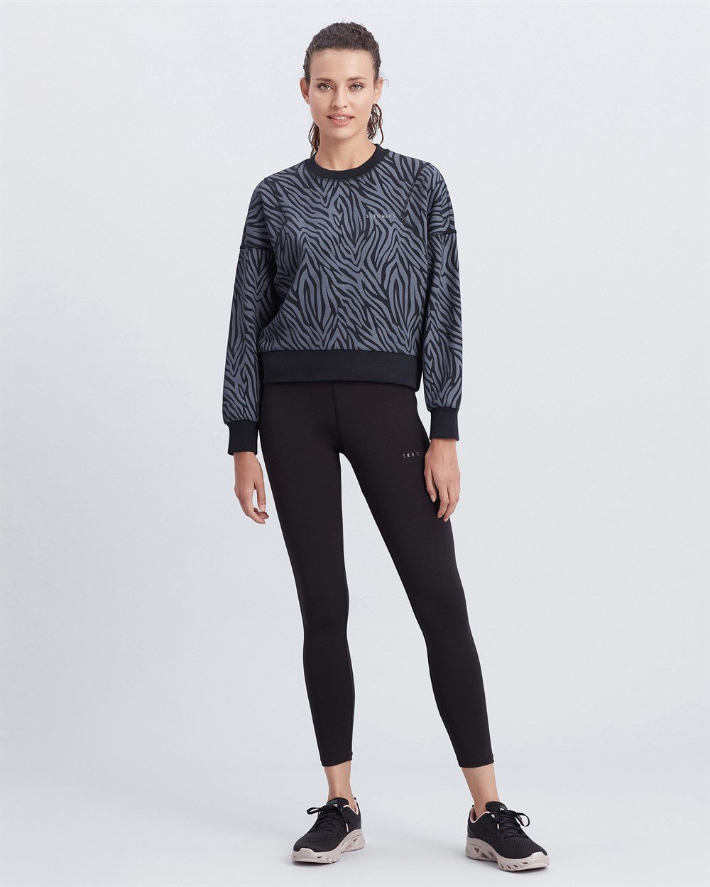 Skechers W Printed Sweatshirt Kadın Siyah Sweatshirt - S212057-001