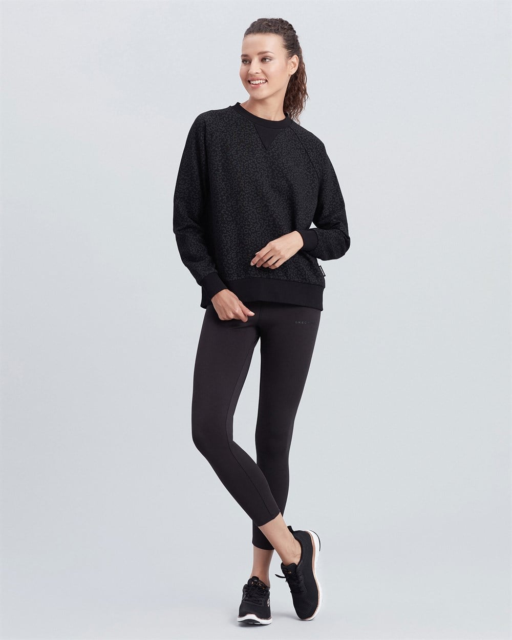 Skechers W Printed Sweatshirt Kadın Siyah Sweatshirt - S212075-001