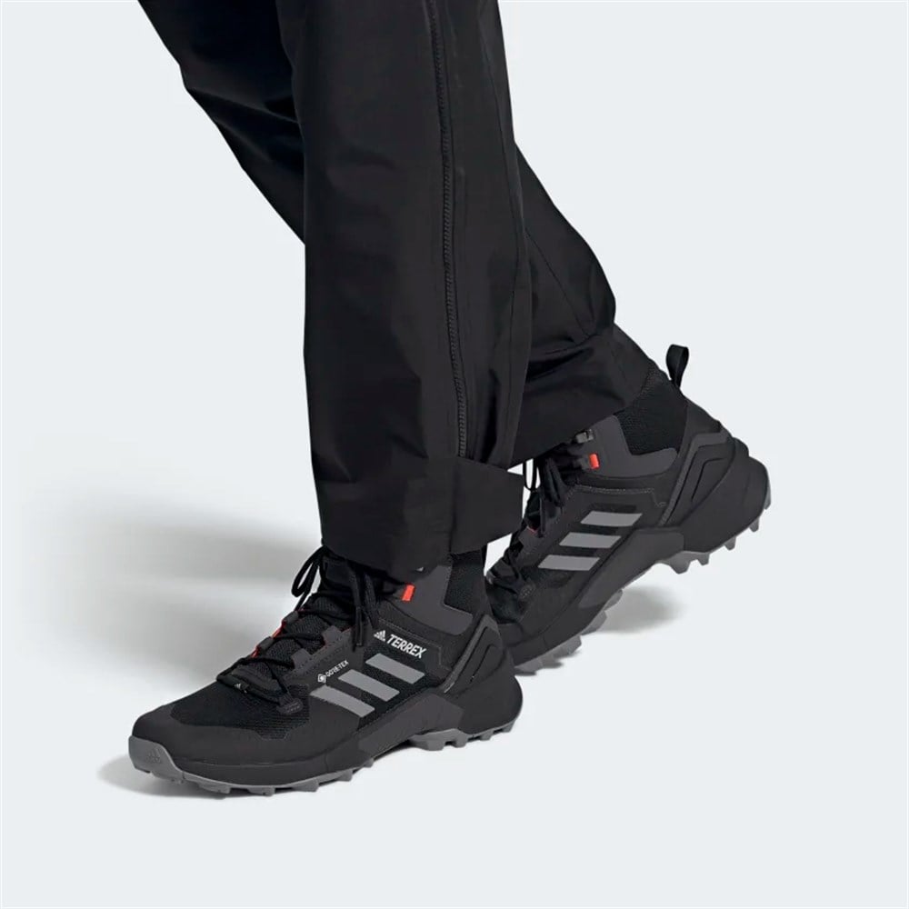 Terrex Swift R3 Mid