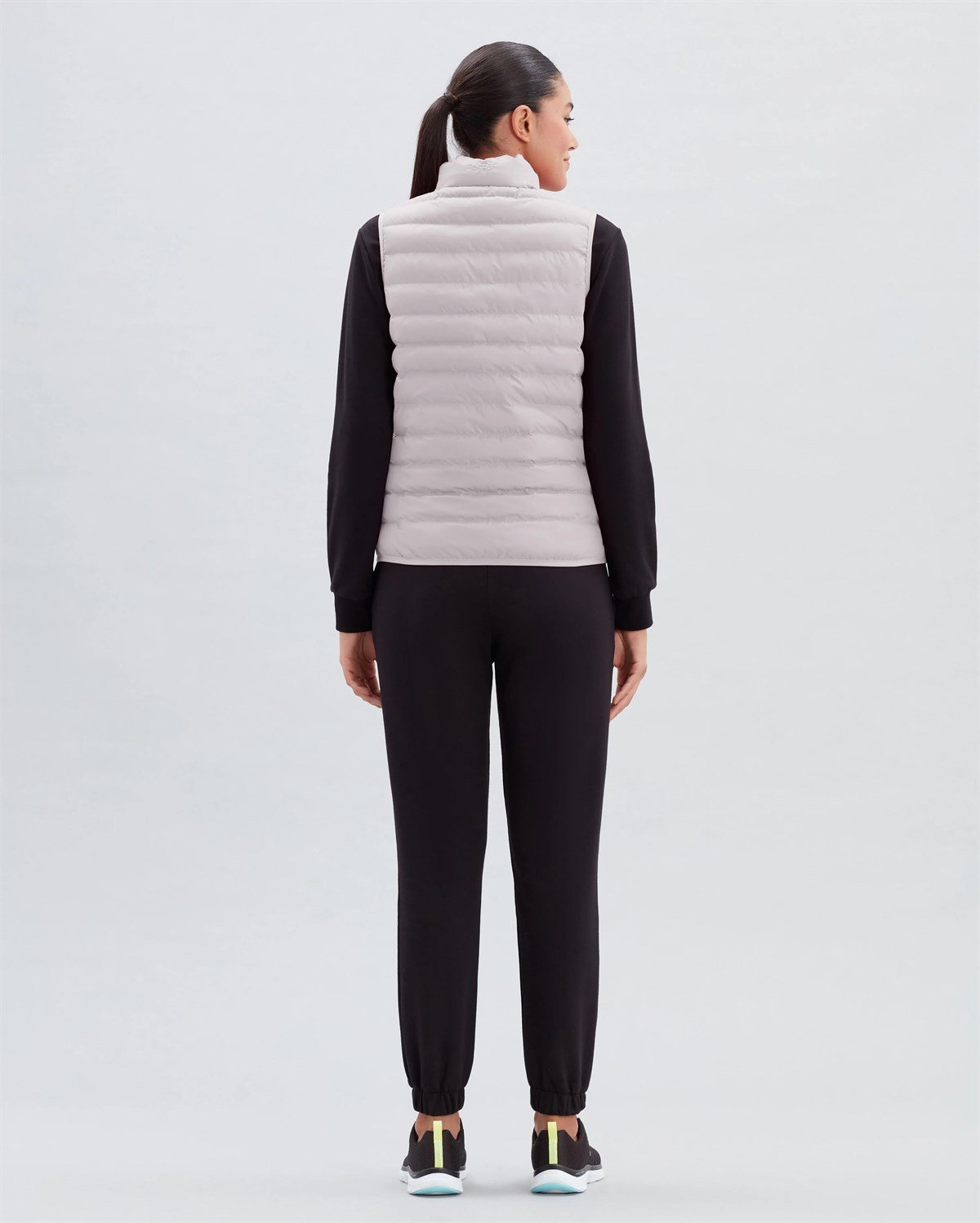 W Essential Vest