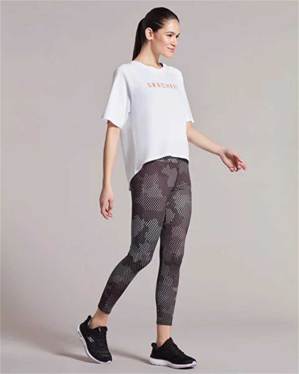 W Graphic Tee Crew Neck T-Shirt