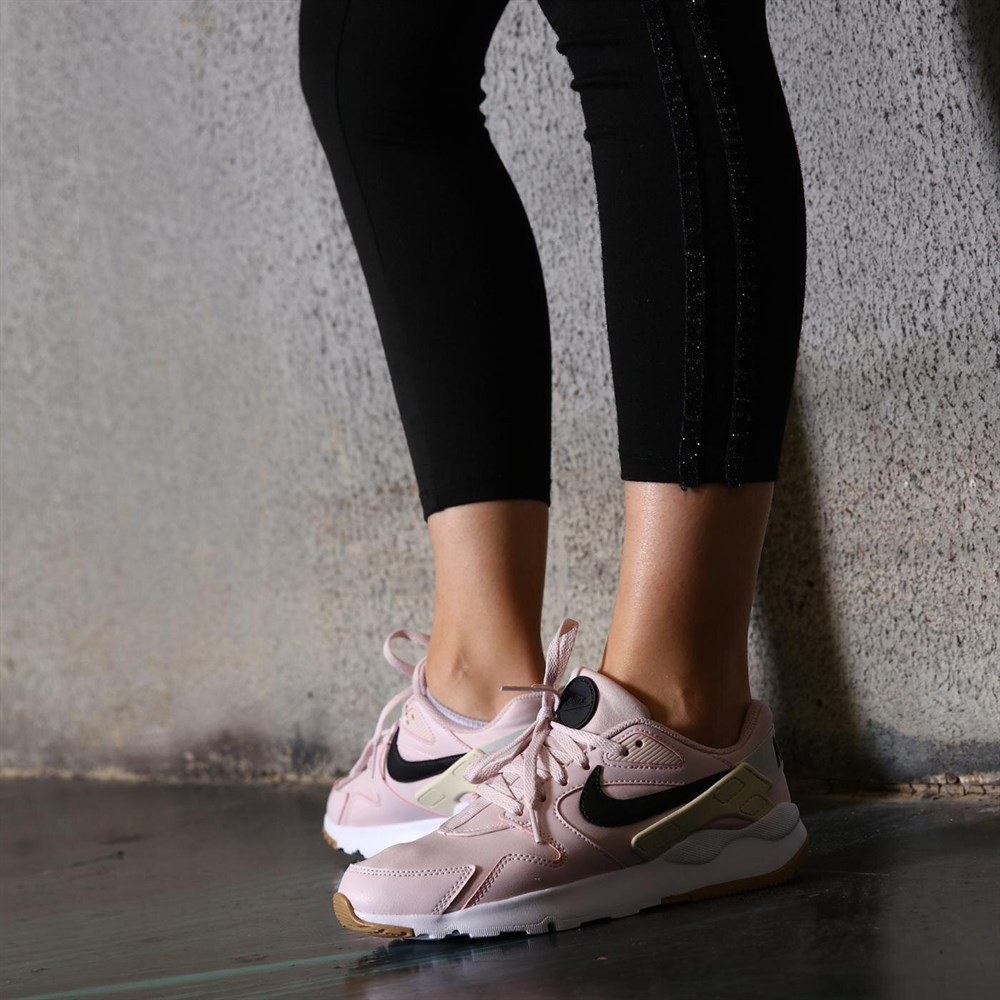 WMNS NIKE LD VICTORY