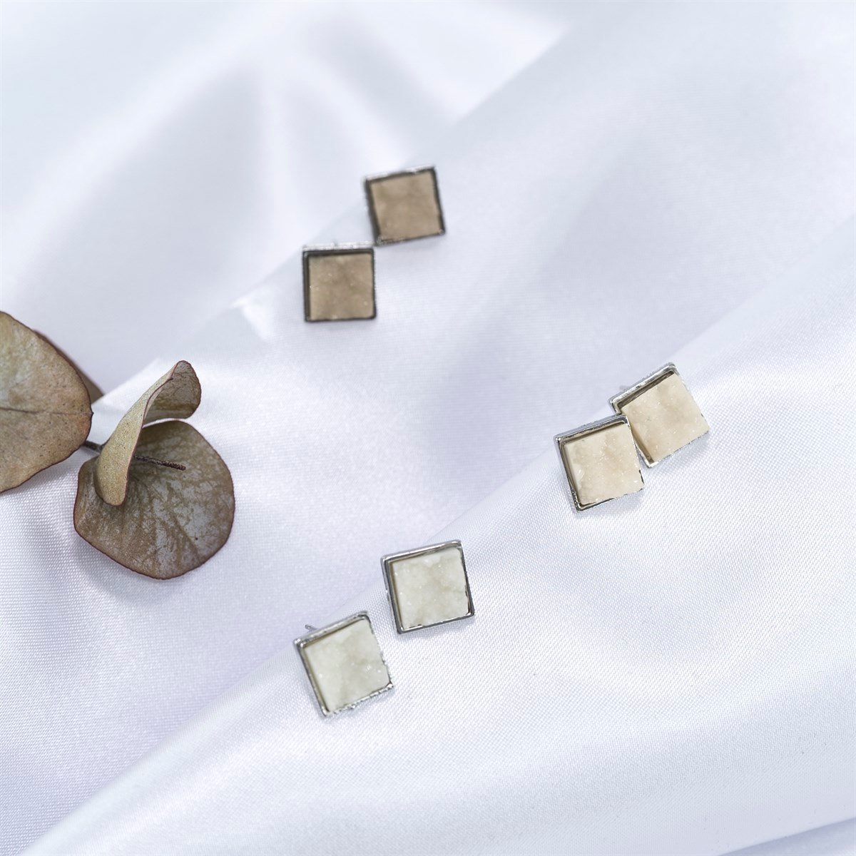 Beige Quartz Küpe
