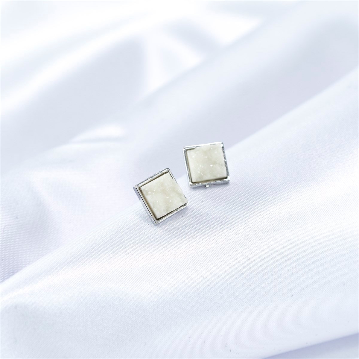 White Quartz Küpe