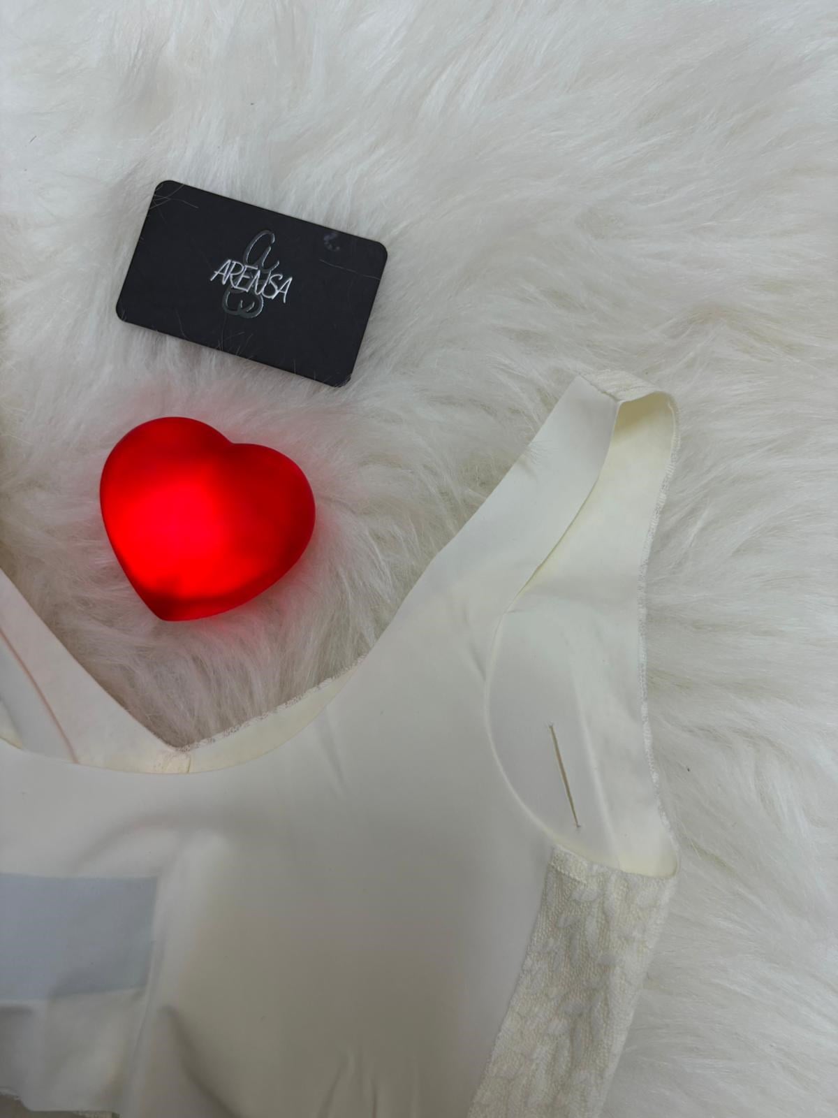 Ekru Dolgusuz Düğmeli Lazer Kesim Bralet