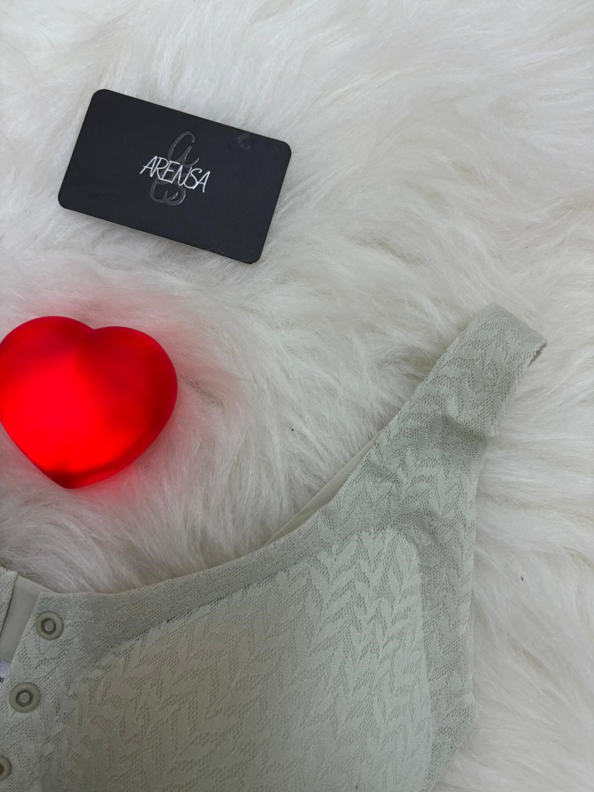 Yeşil Dolgusuz Düğmeli Lazer Kesim Bralet