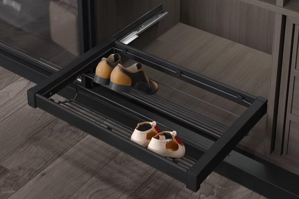 ALUMINUM SHOE HOLDER