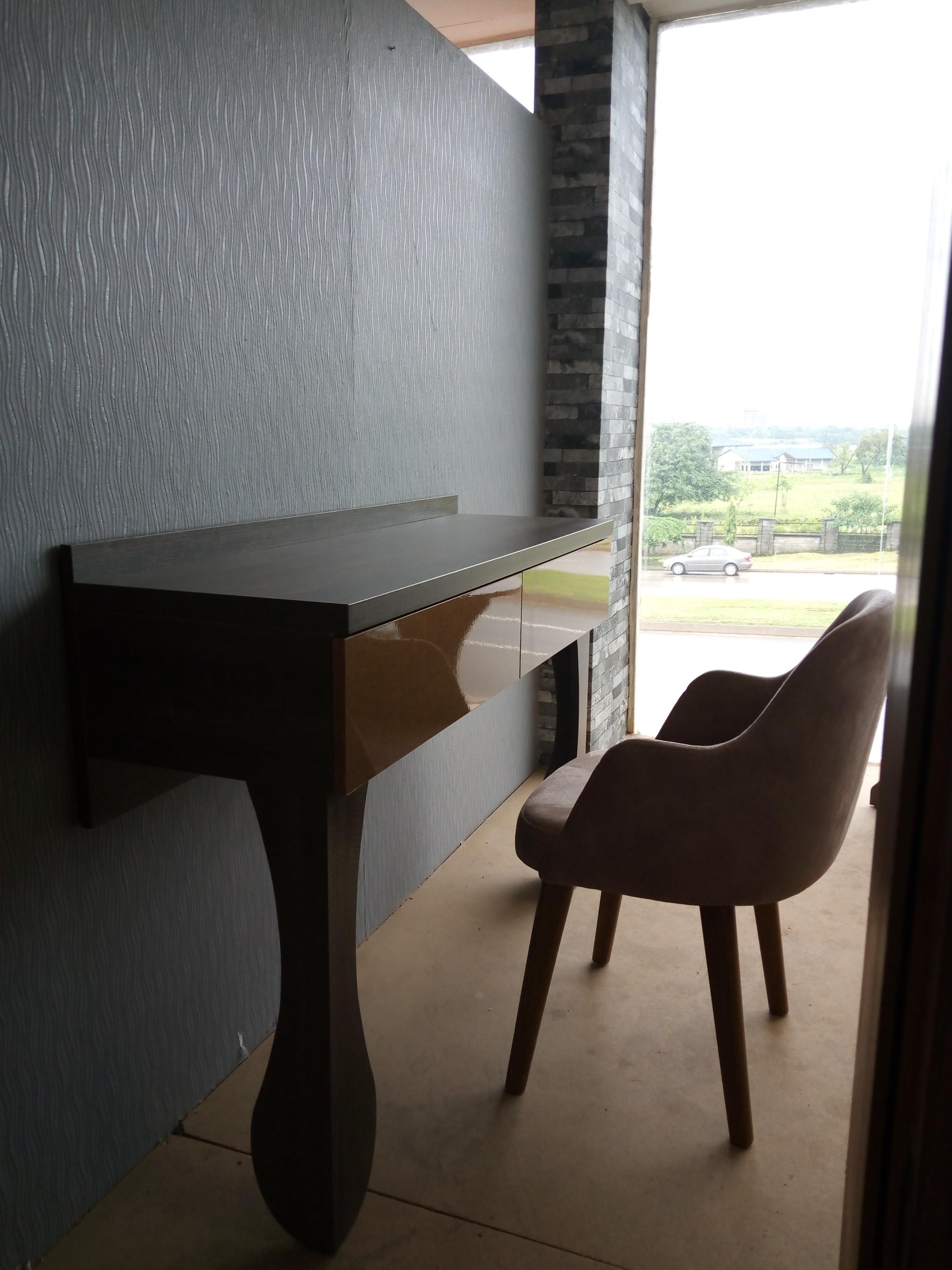 ALYA CONSOLE 130