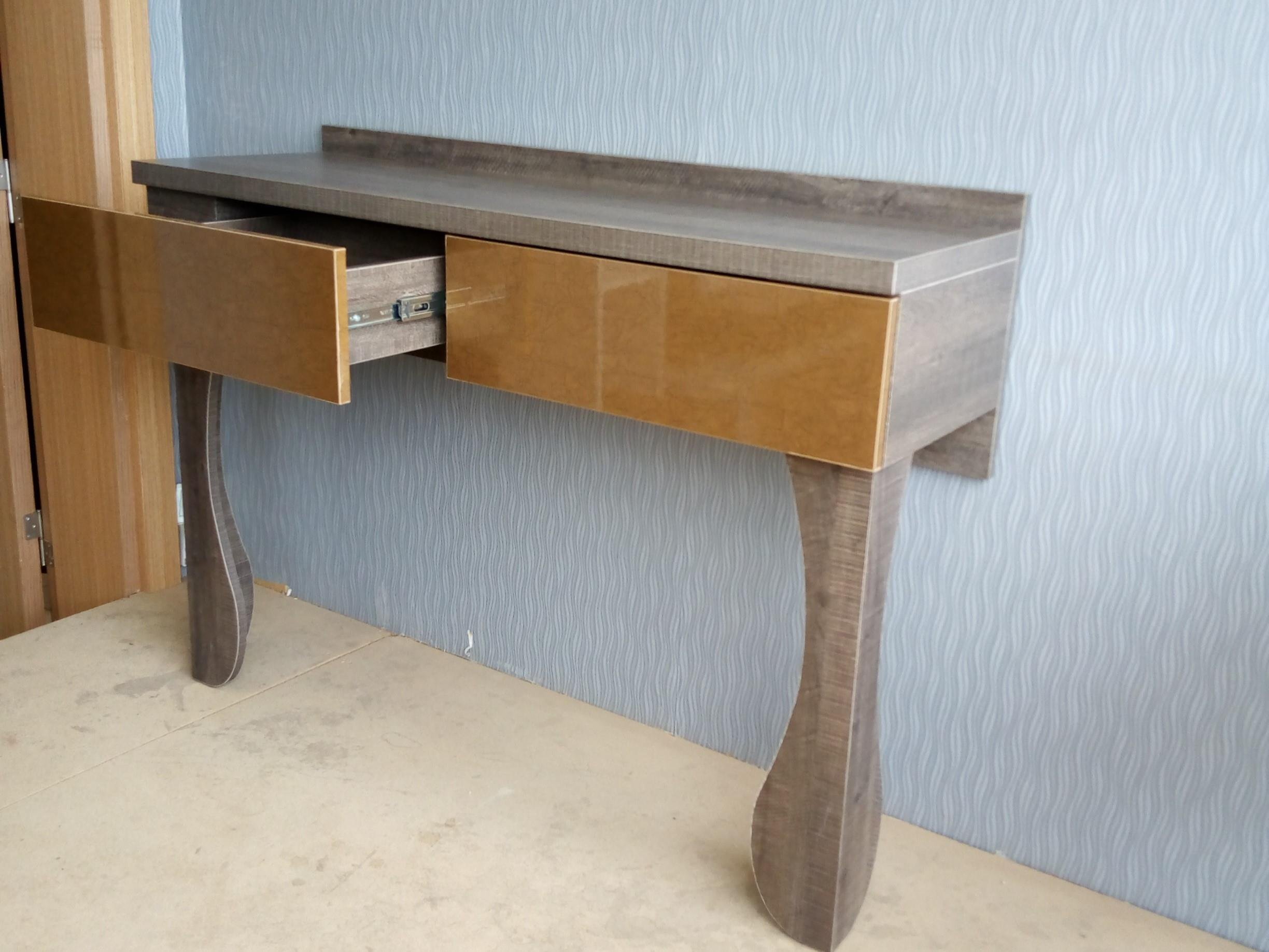 ALYA CONSOLE 130