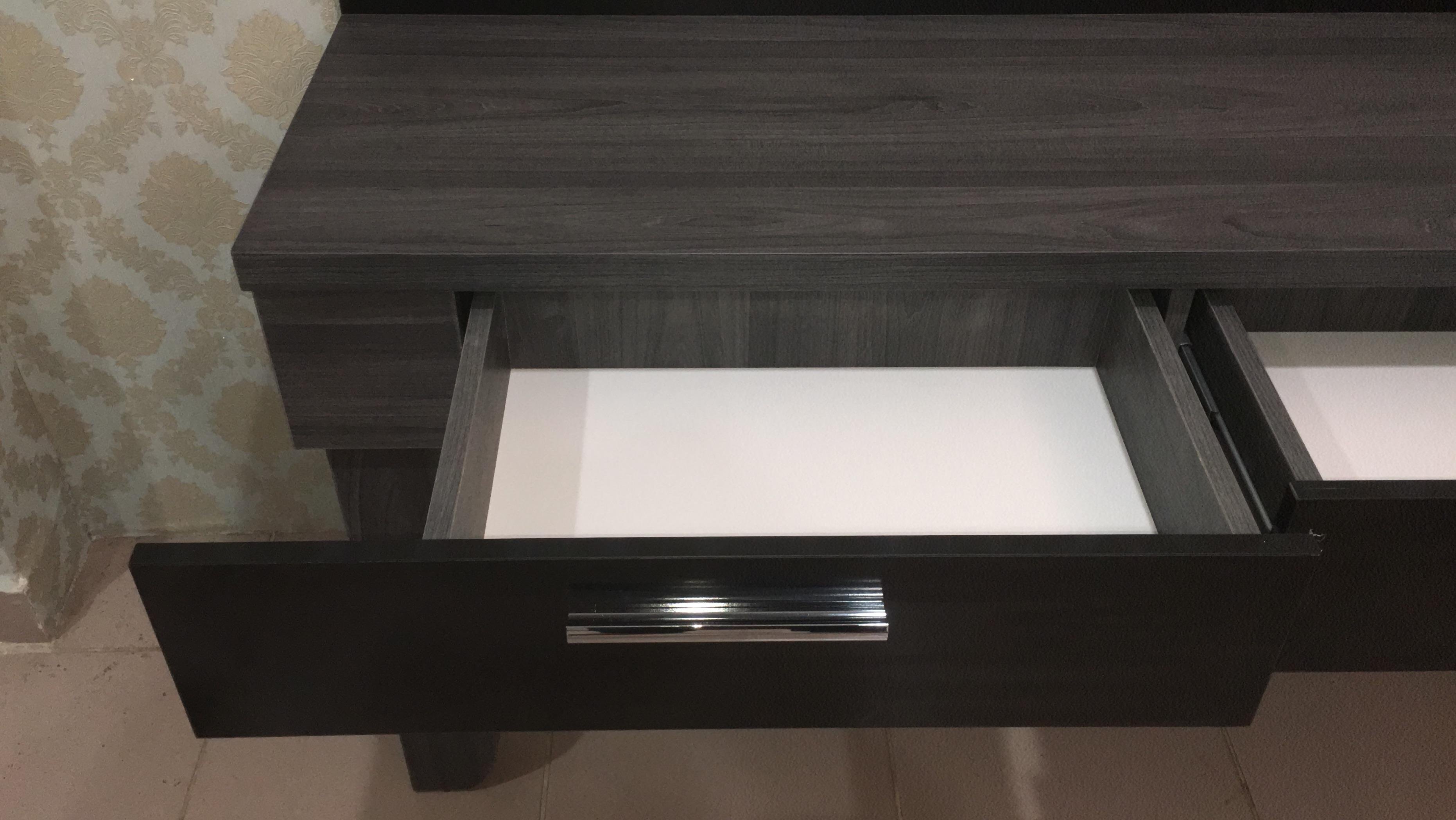 ALYA CONSOLE 130