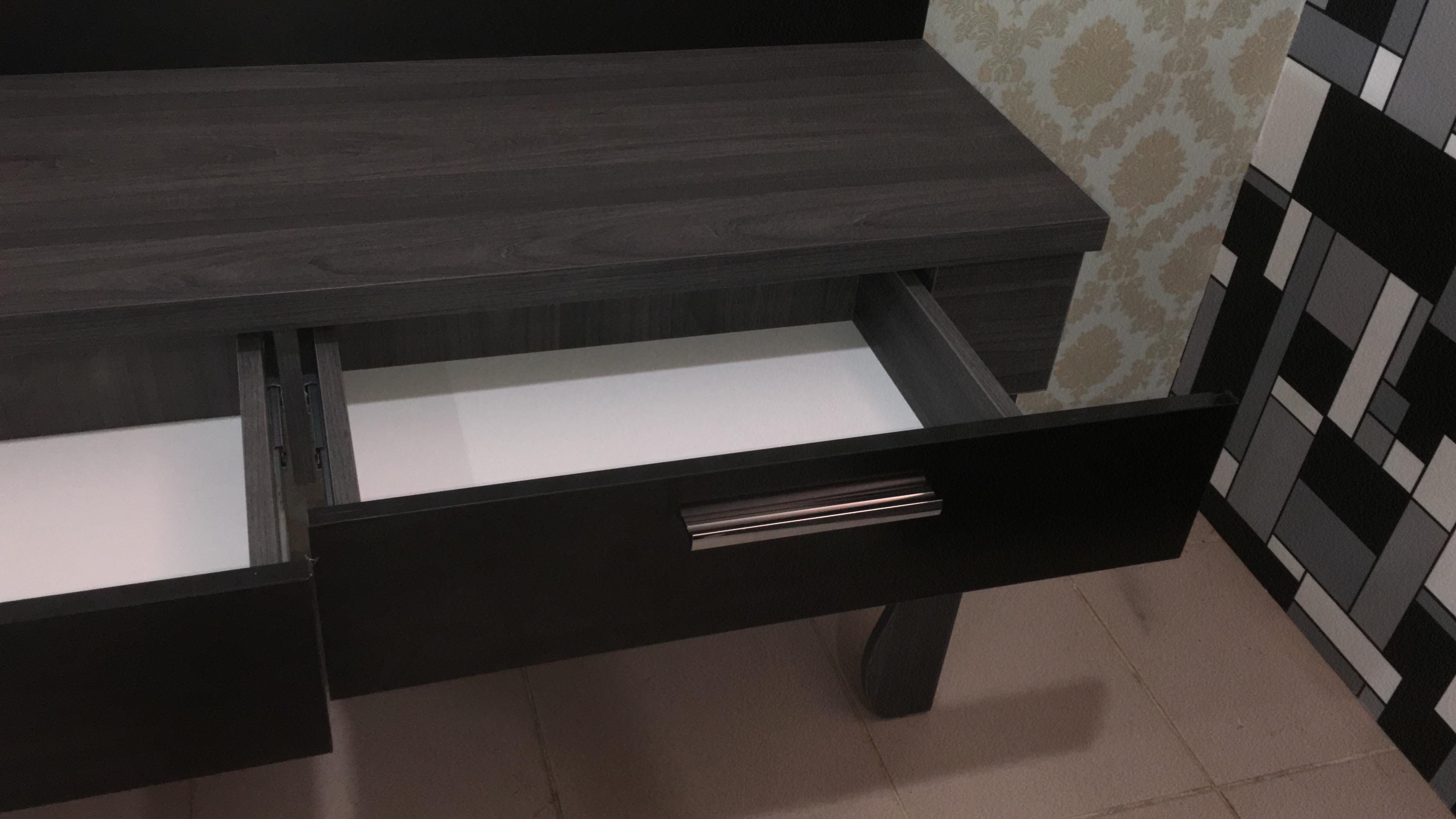 ALYA CONSOLE 130