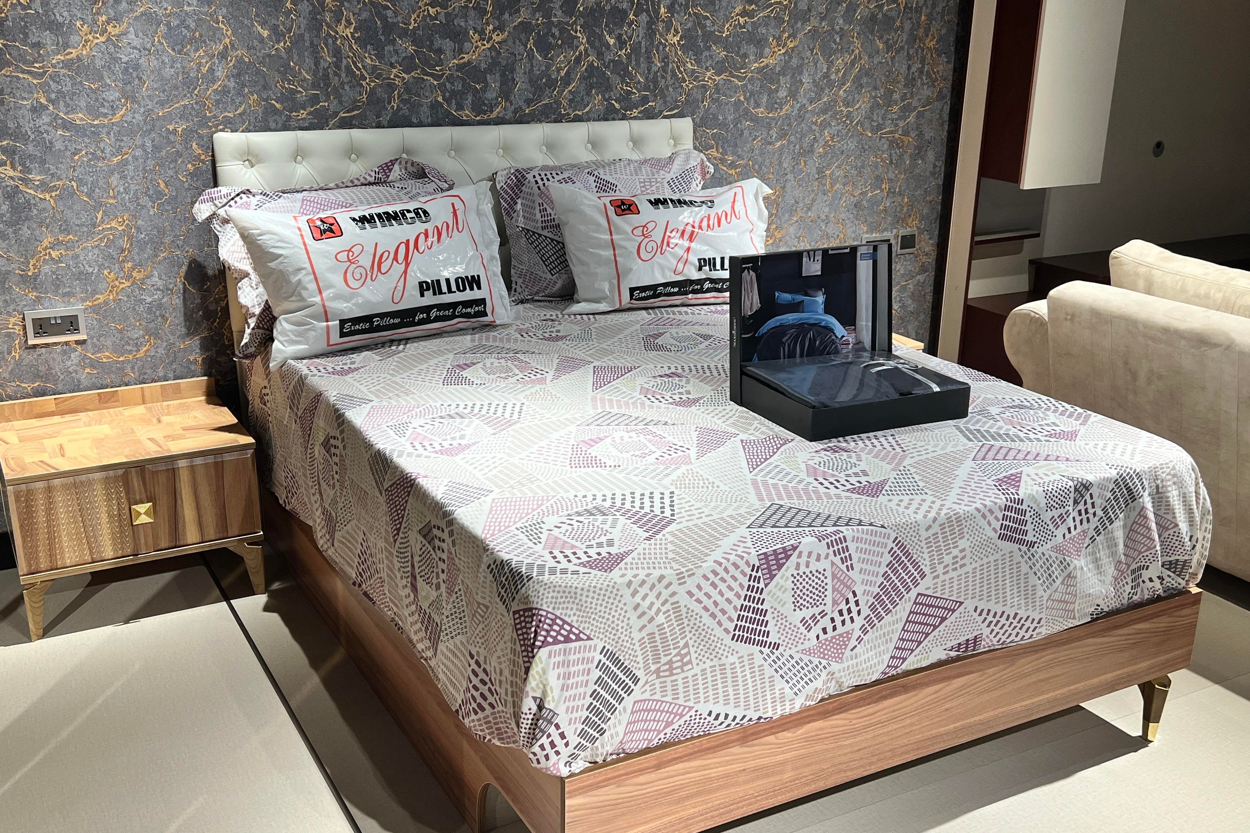 AVANOS BEDROOM SET & WARDORBE