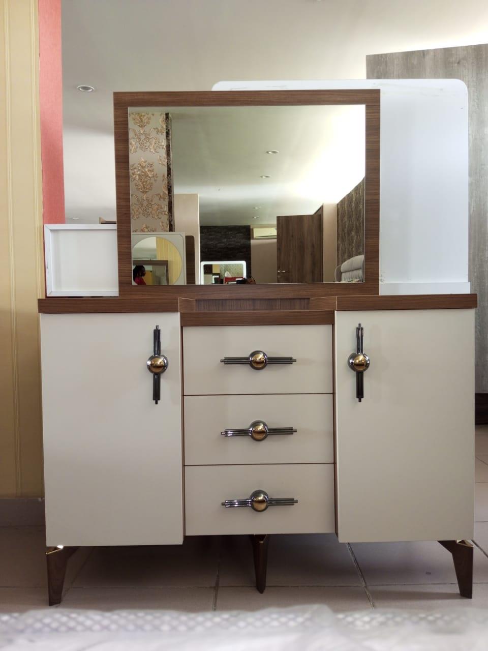 BELINDA DRESSER