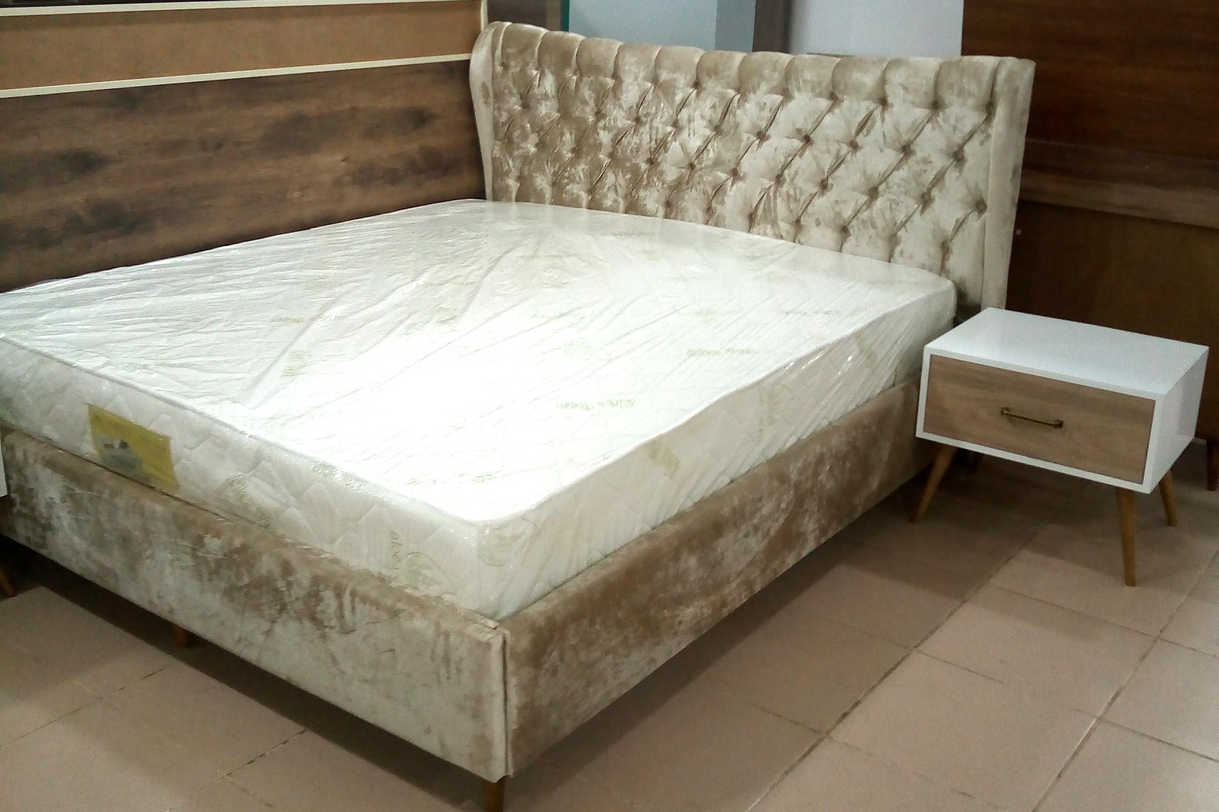 COUNTRY BEDSTEAD