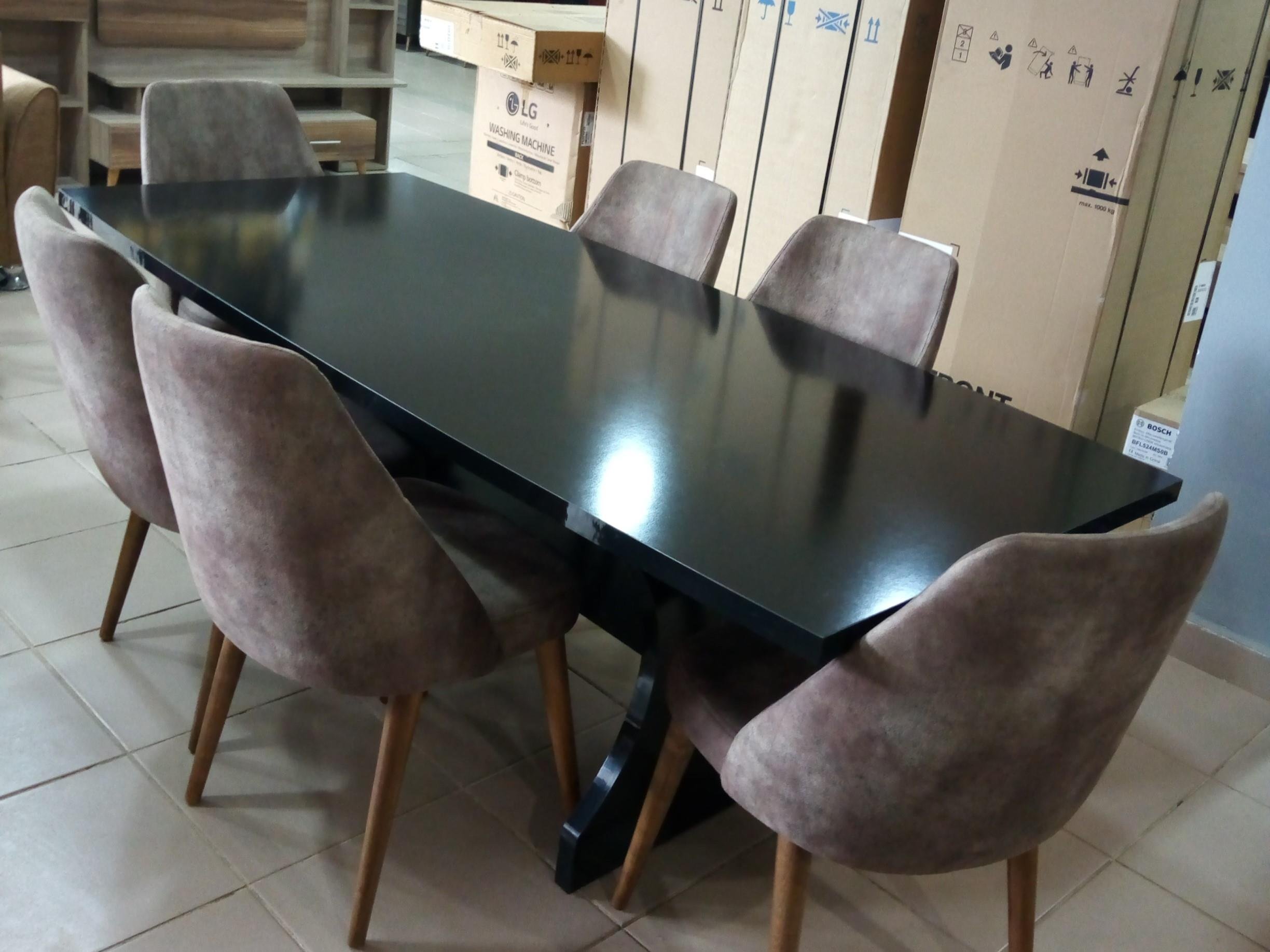 DIANA DINING TABLE