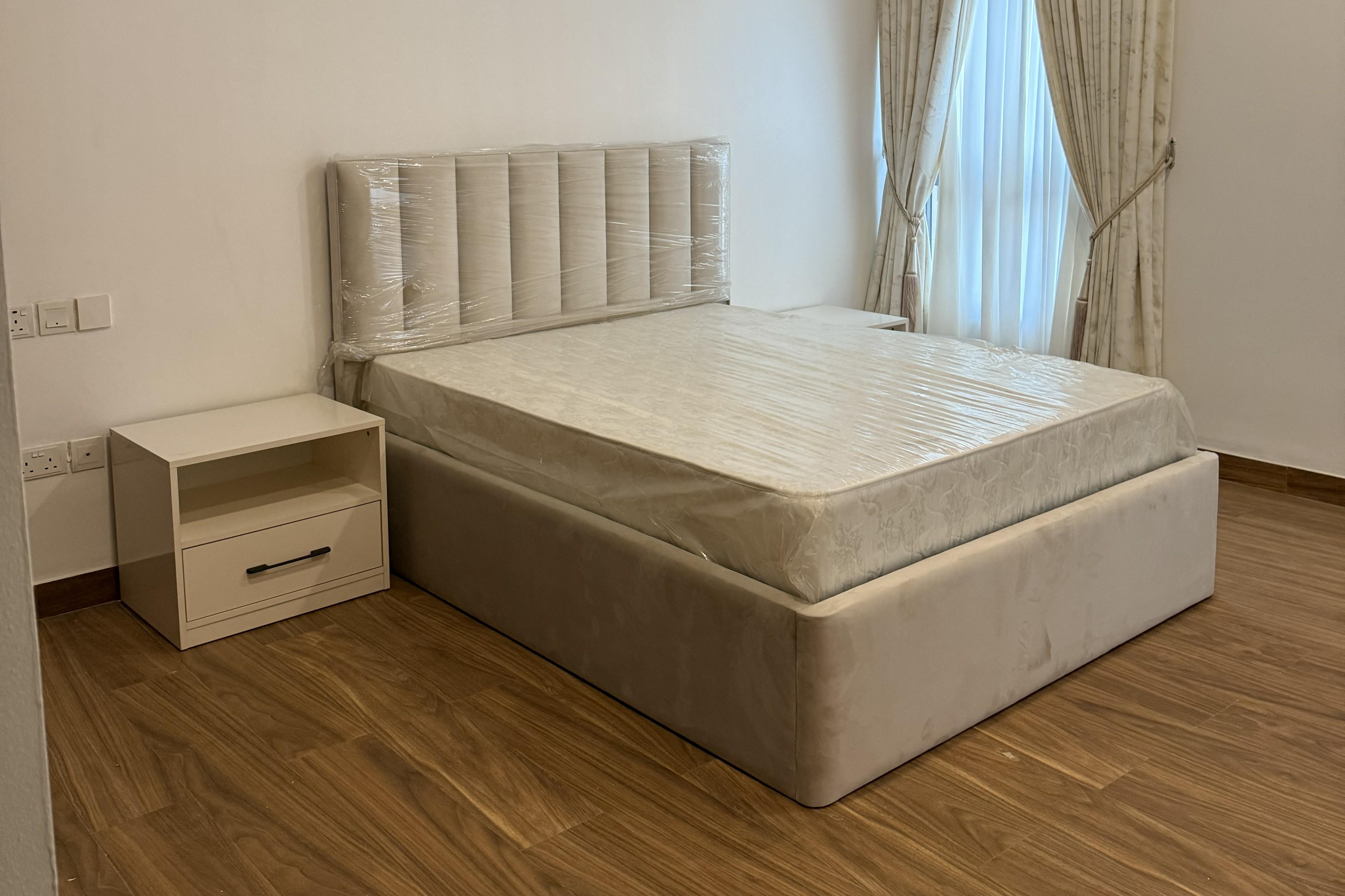 DOGA BEDSTEAD