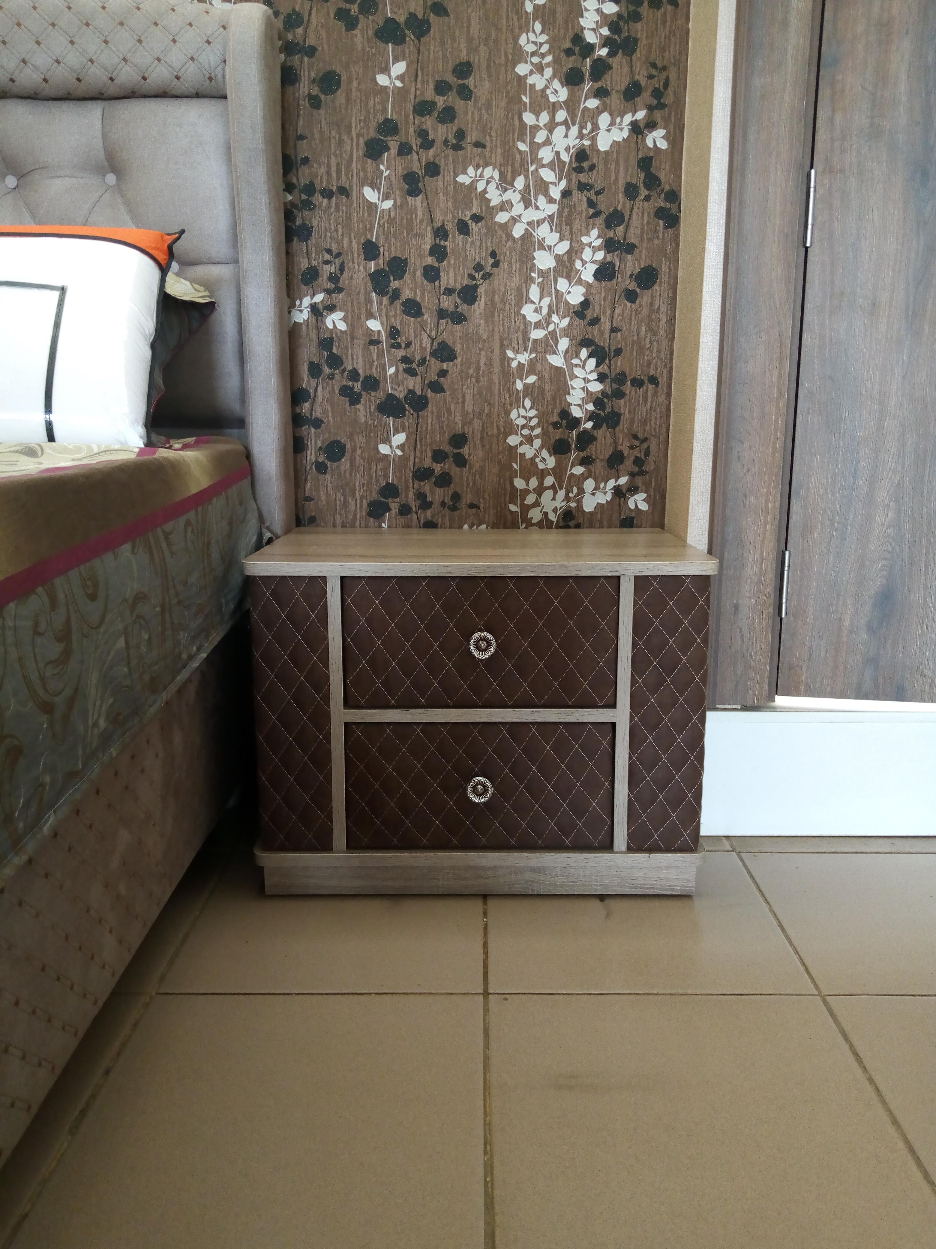 DOGA QUILTED FABRIC NIGHTSTAND