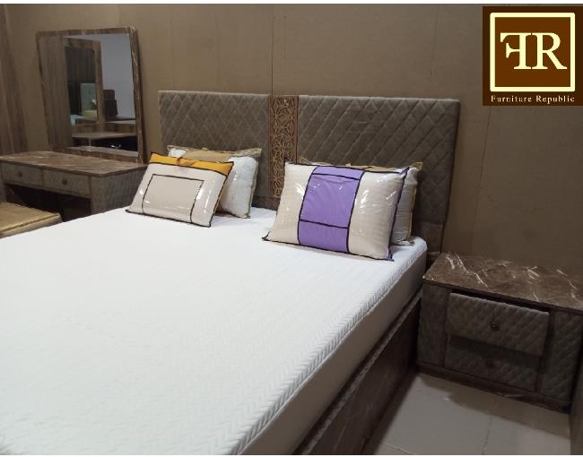 DOGA QUILTED FABRIC NIGHTSTAND