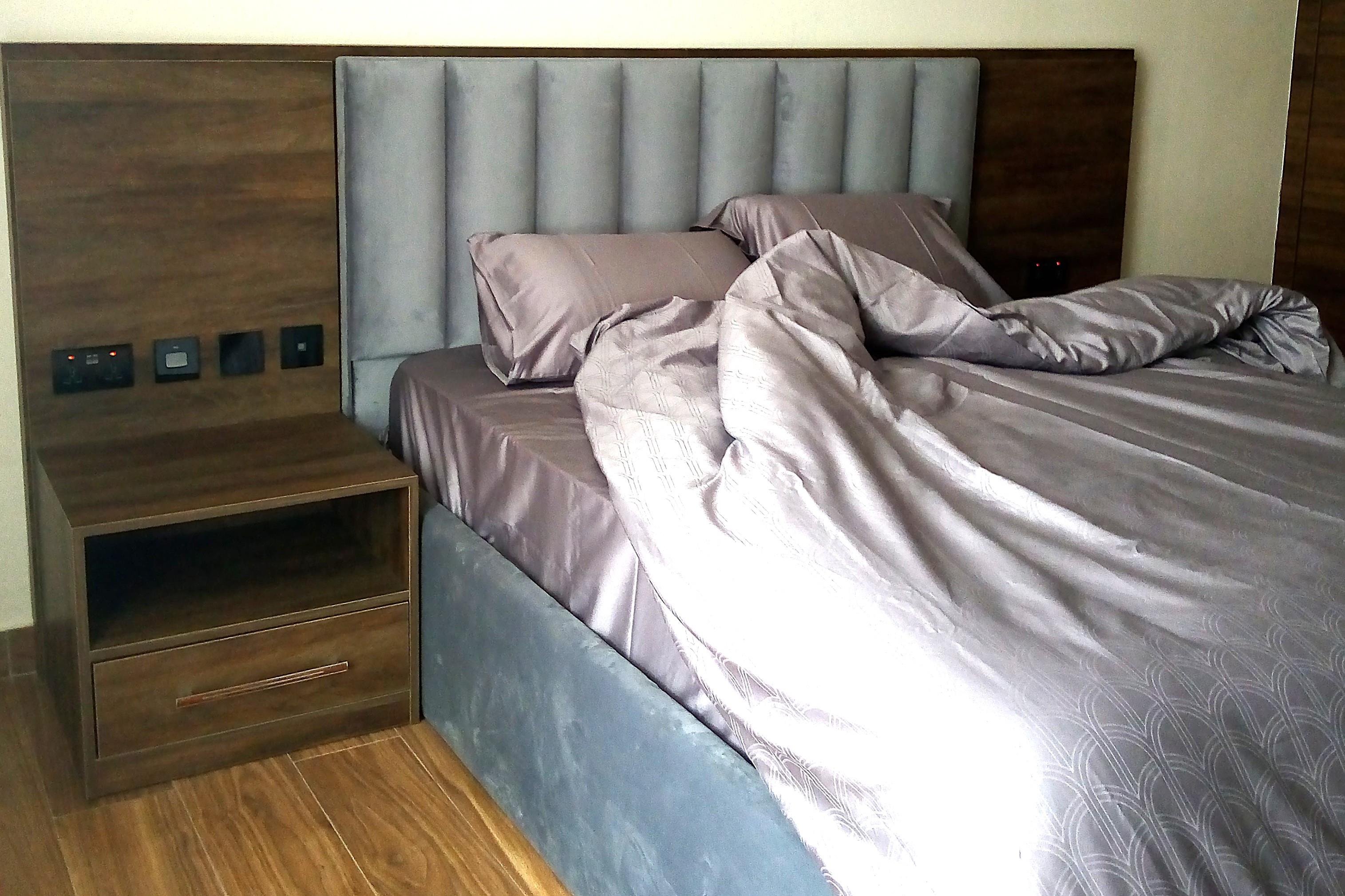 FIDELIA BEDSTEAD 200x180 EURO