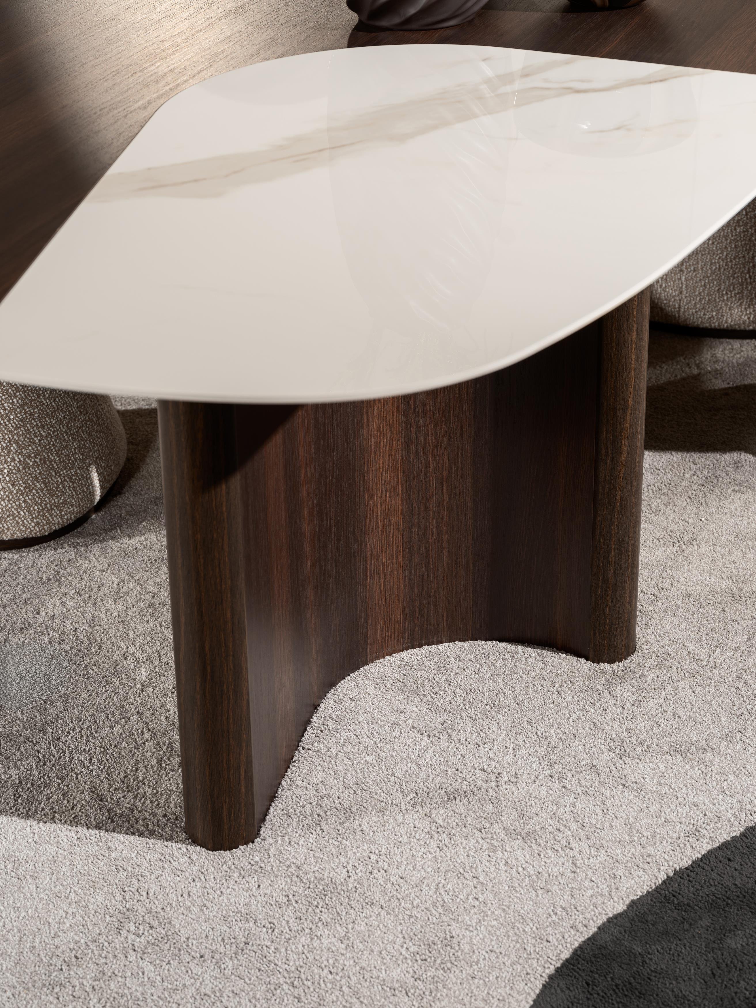 LE MANS DINING TABLE