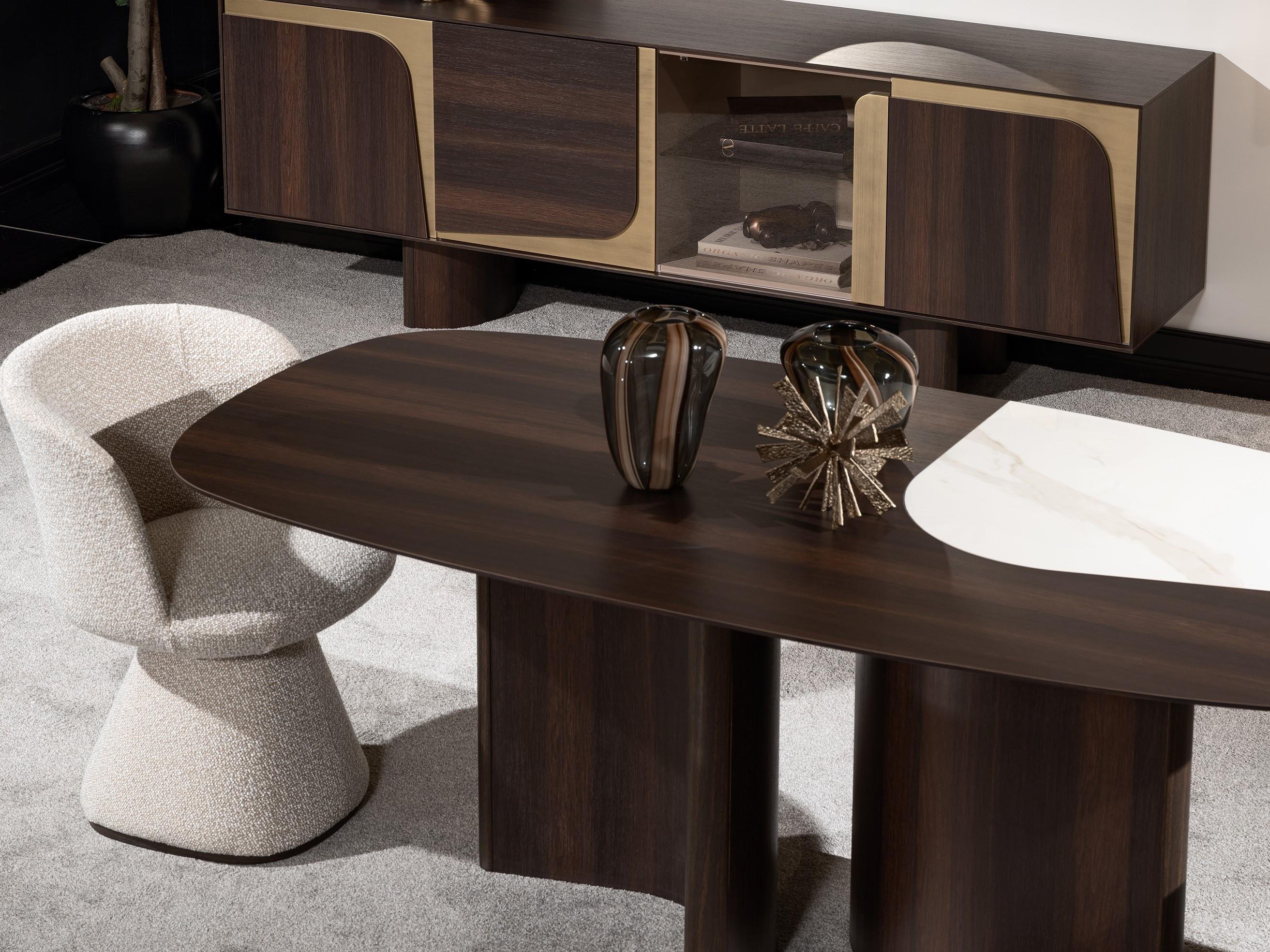 LE MANS DINING TABLE