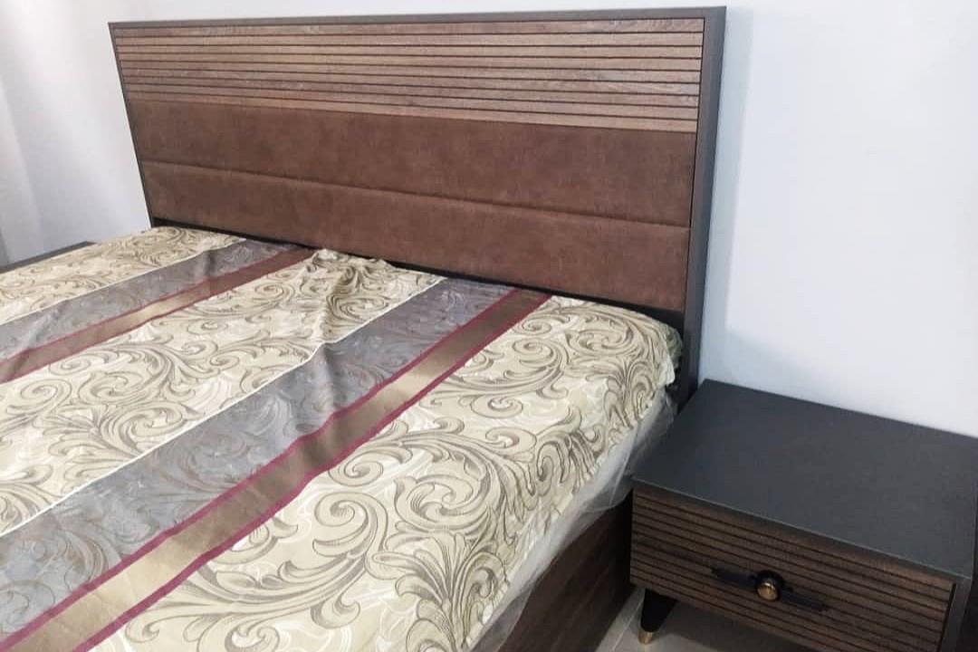 LINEAR DECOR BEDSTEAD