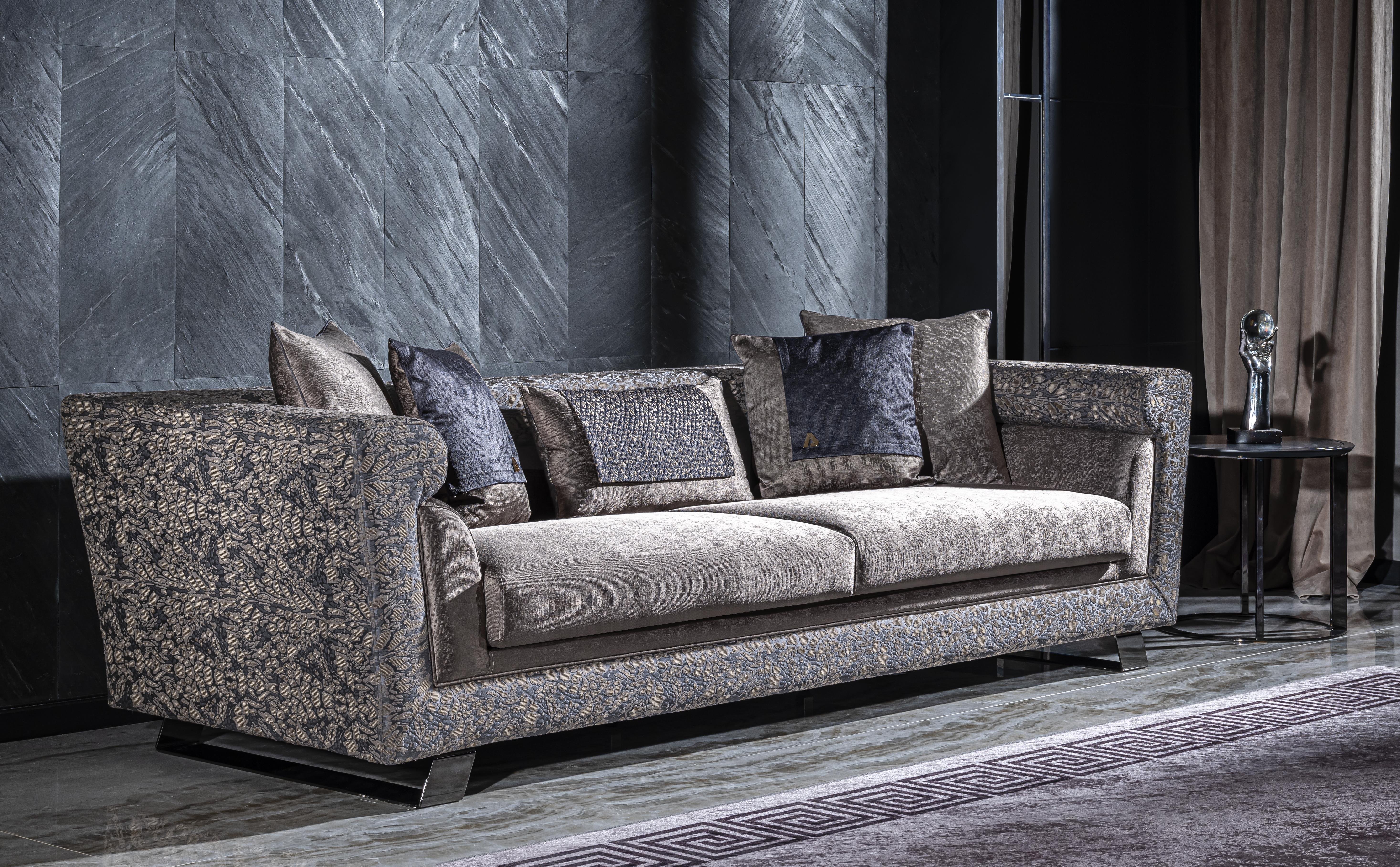 LION THREE SEATER SOFA PATTERNED