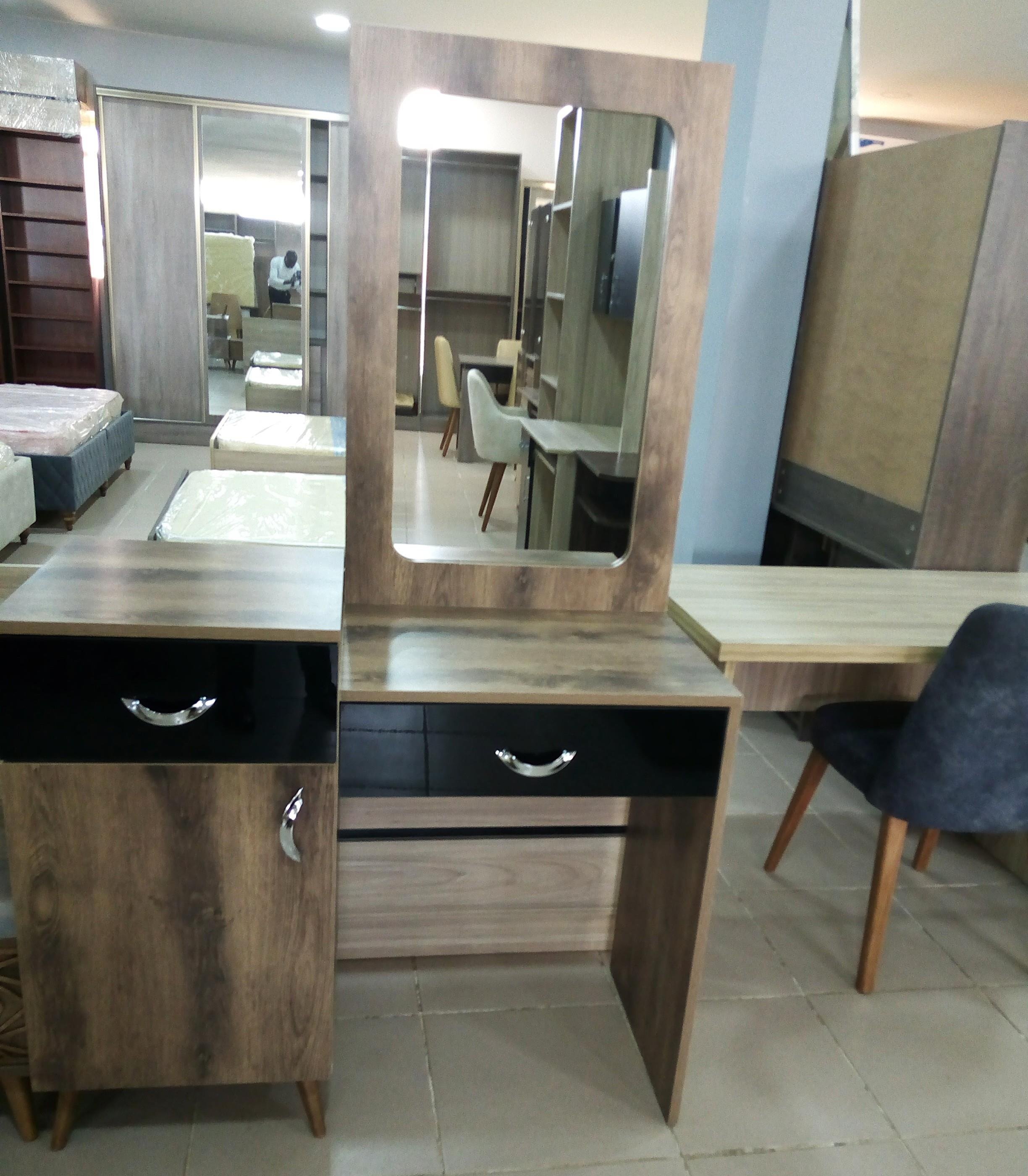 LISBON MAKE-UP TABLE