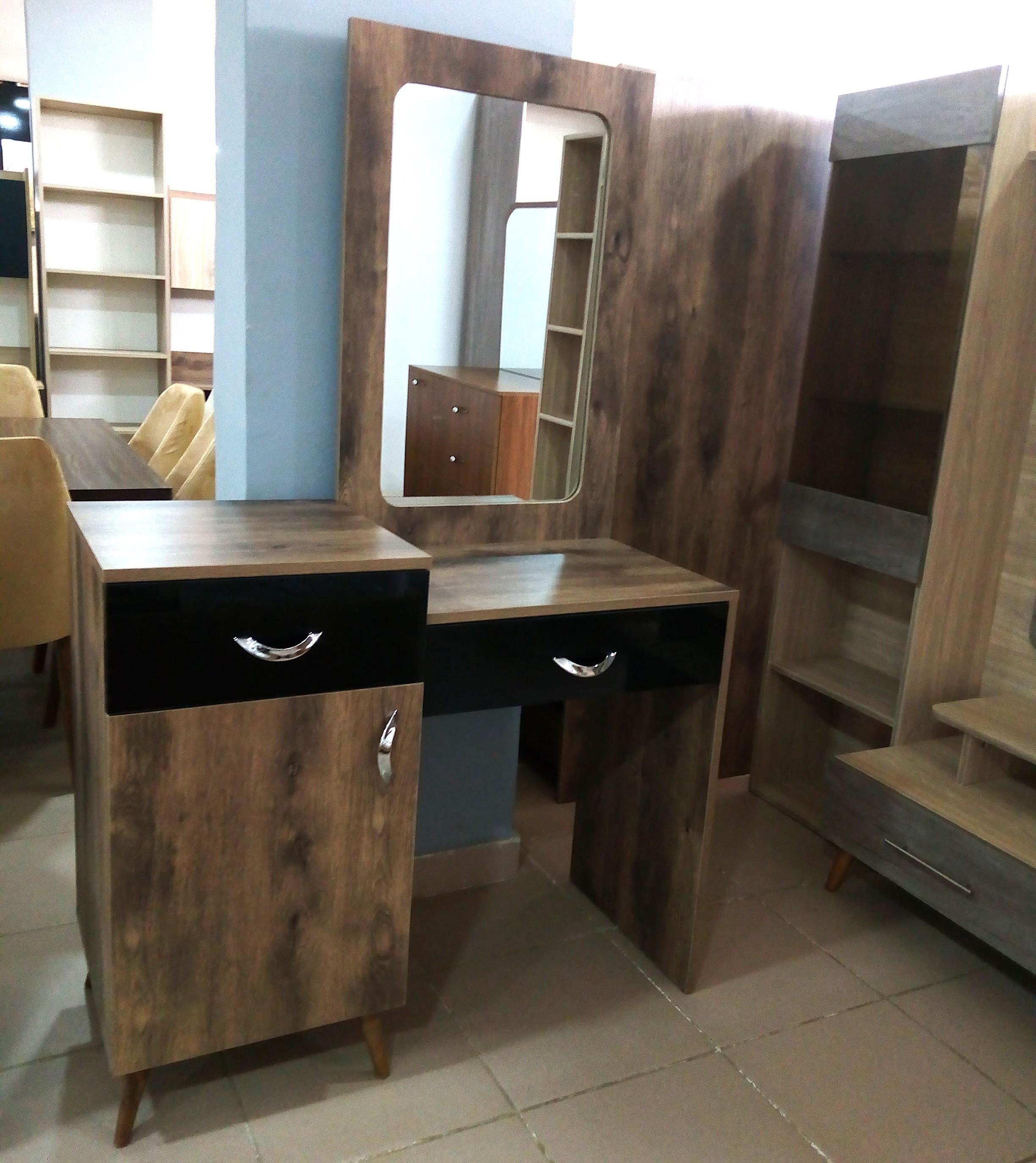 LISBON MAKE-UP TABLE