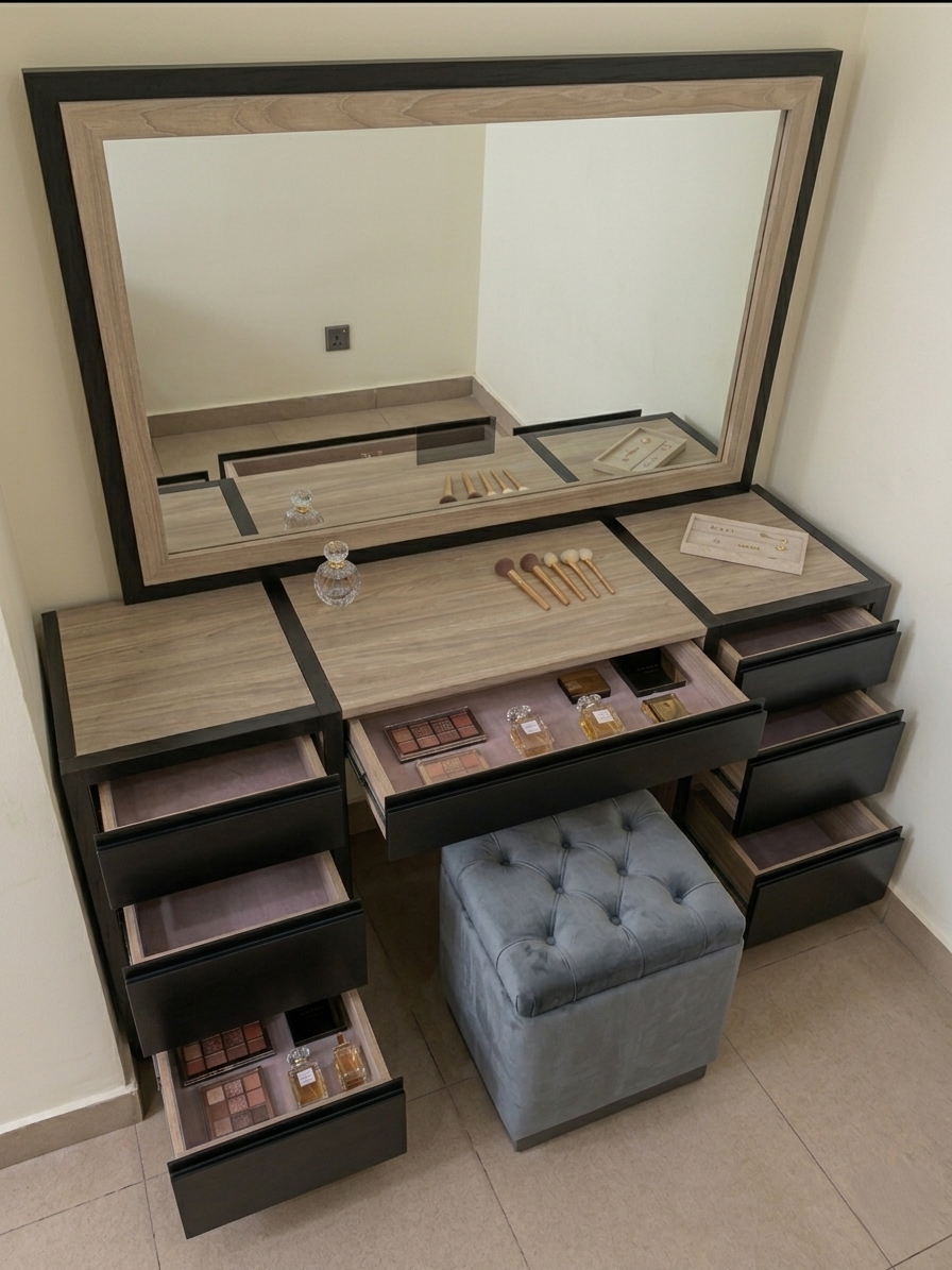 MAGIC 150 MAKE-UP TABLE