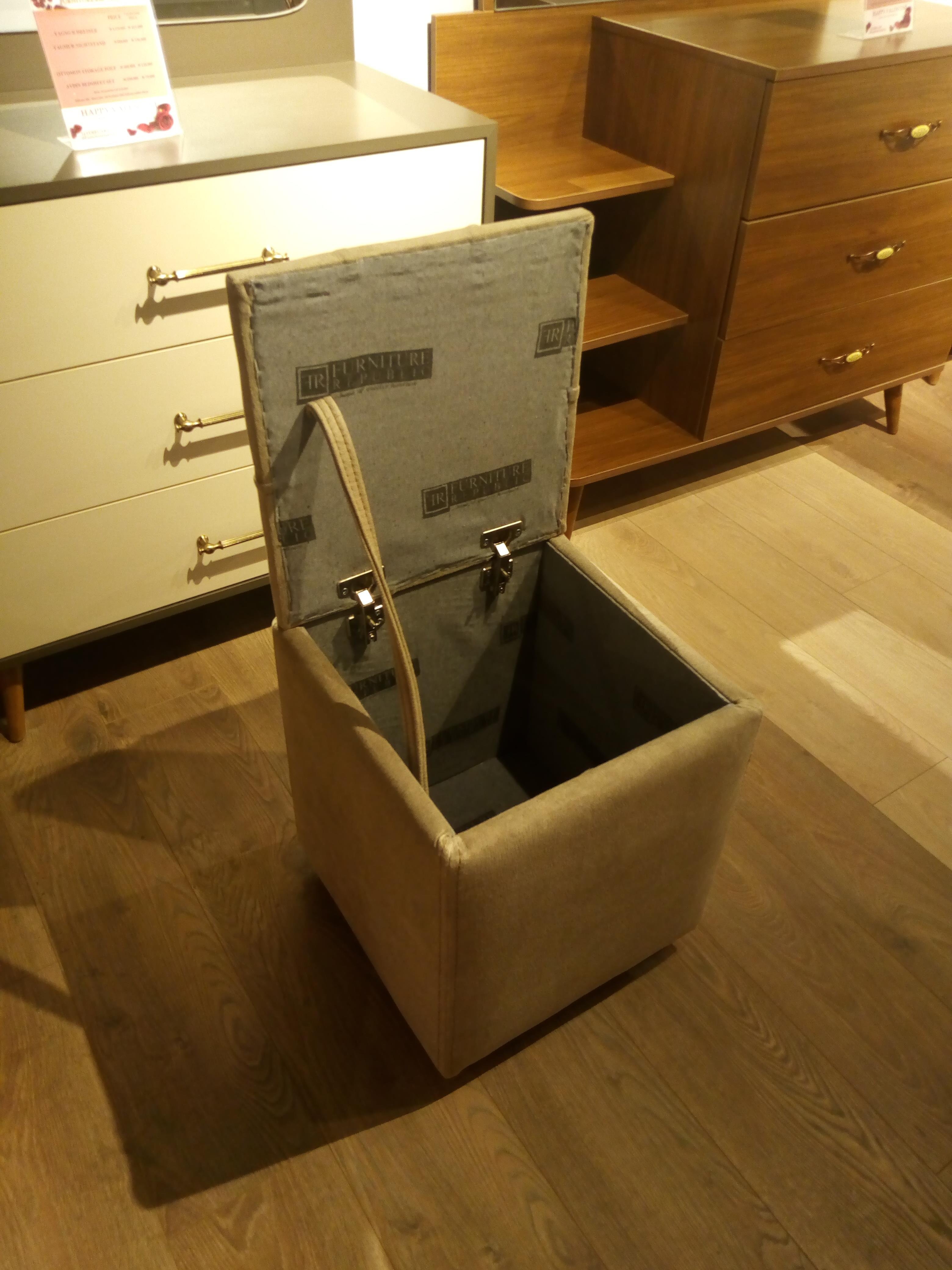 OTTOMON STORAGE POUF