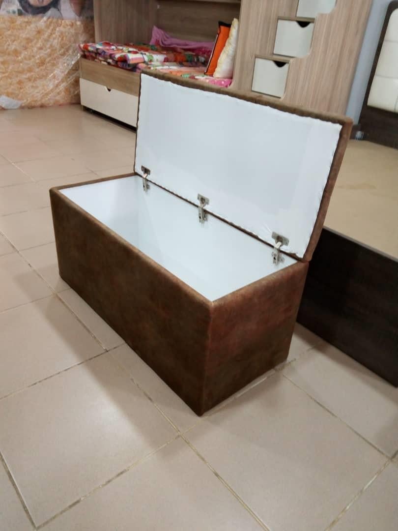 OTTOMON STORAGE POUF 90