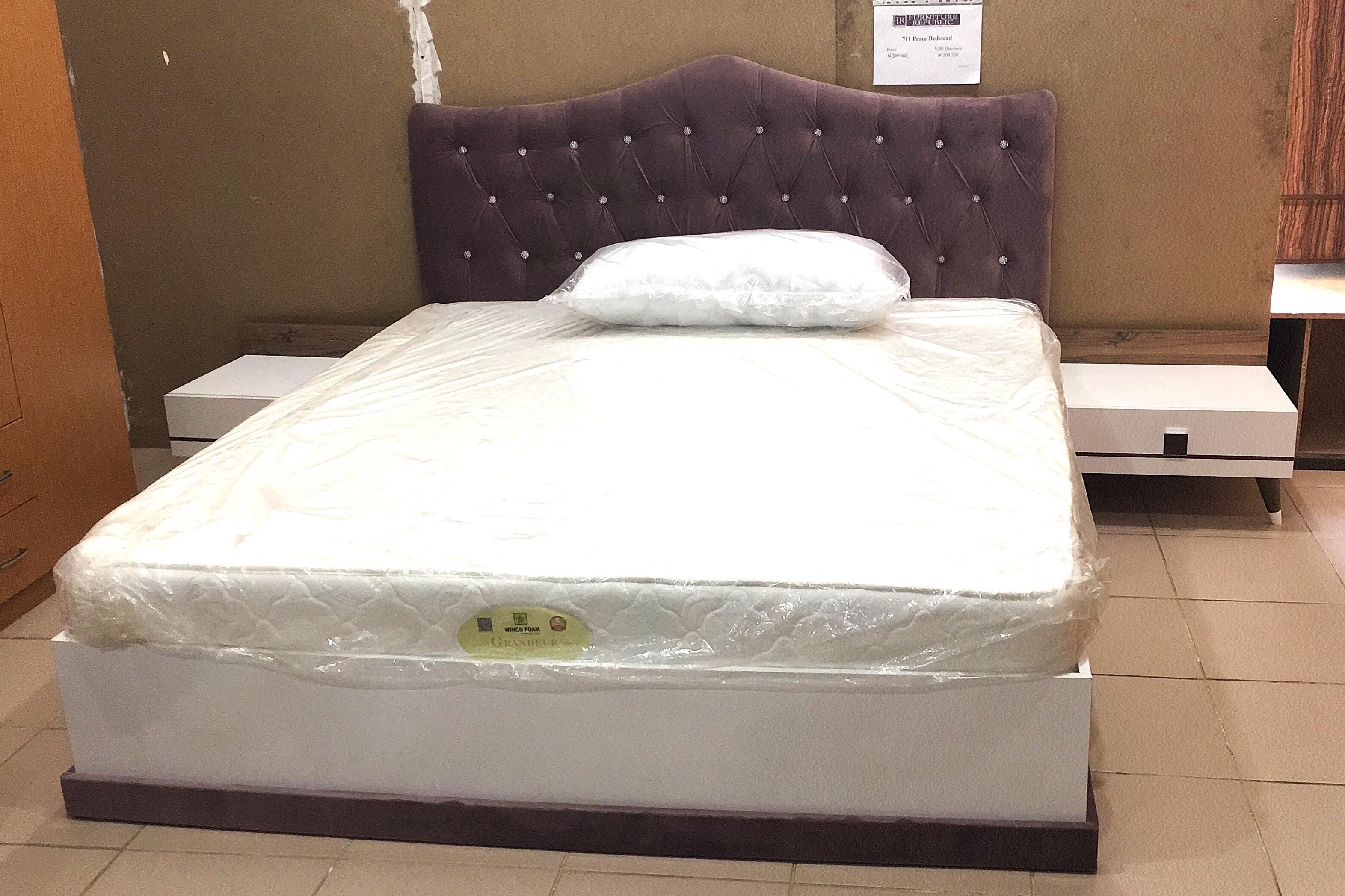 PEACE UPHOLSTRY BEDSTEAD