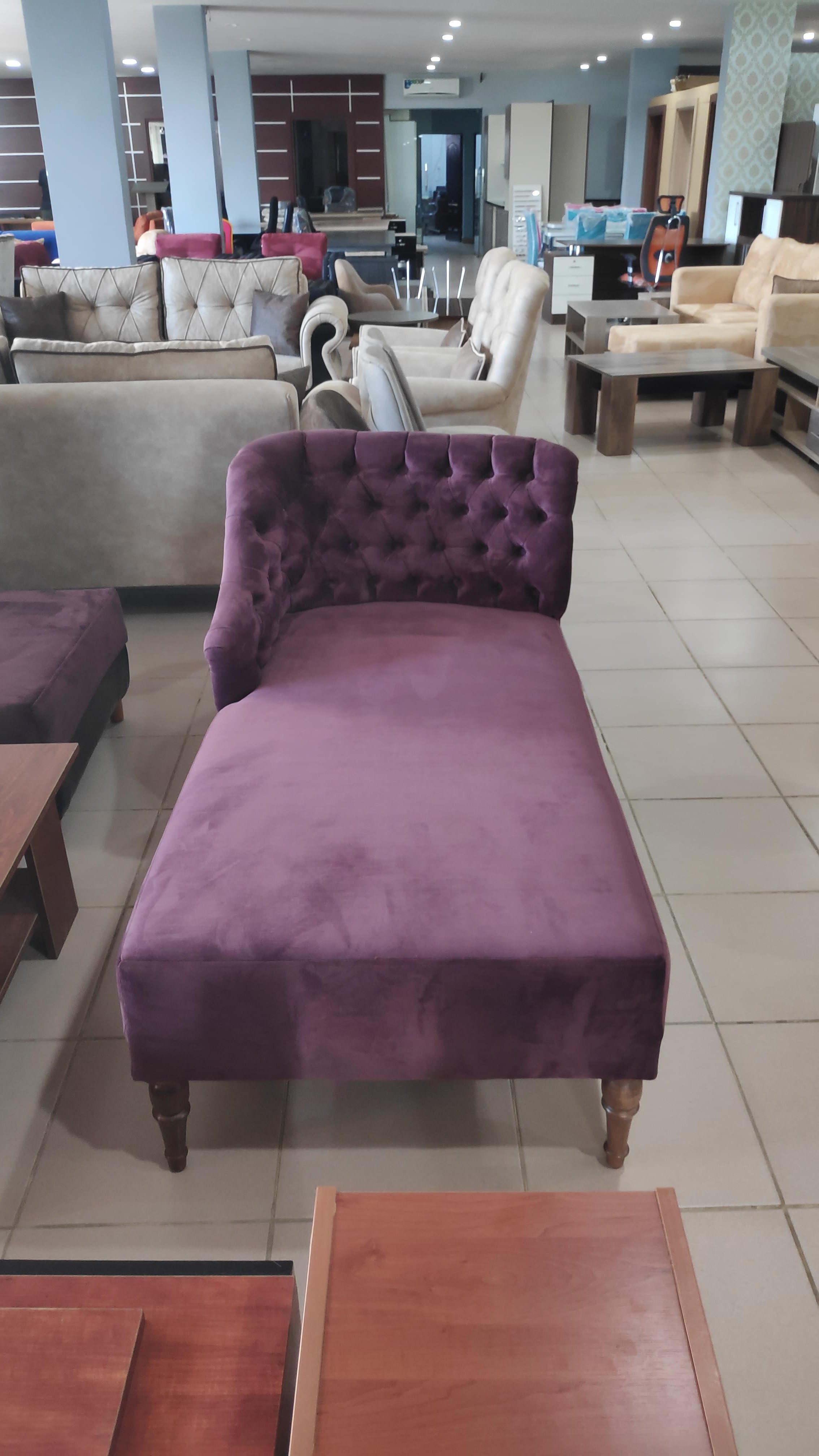 QUEEN TV SOFA - BABY FACE