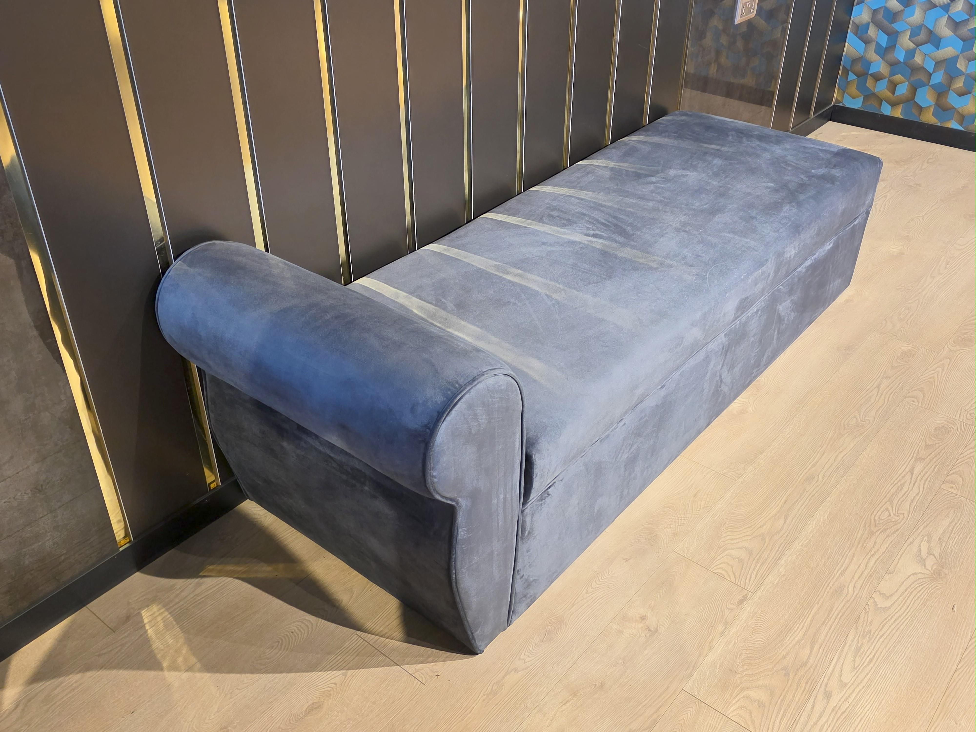 QUEEN TV SOFA - BABY FACE