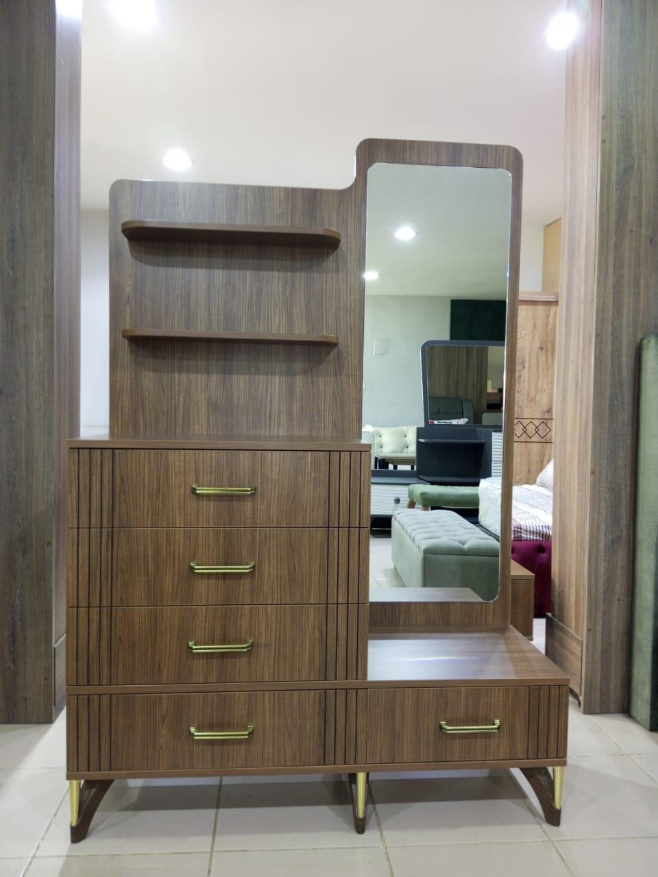 ROYALE DRESSER